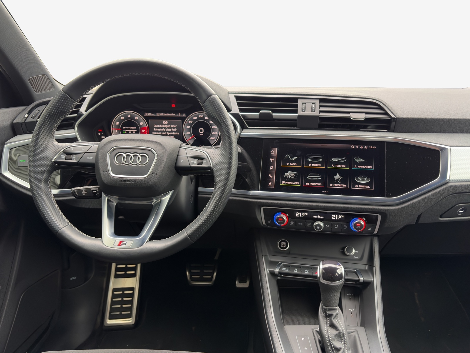 AUDI Q3 35 TFSI S line Attraction S-tronic-image-8