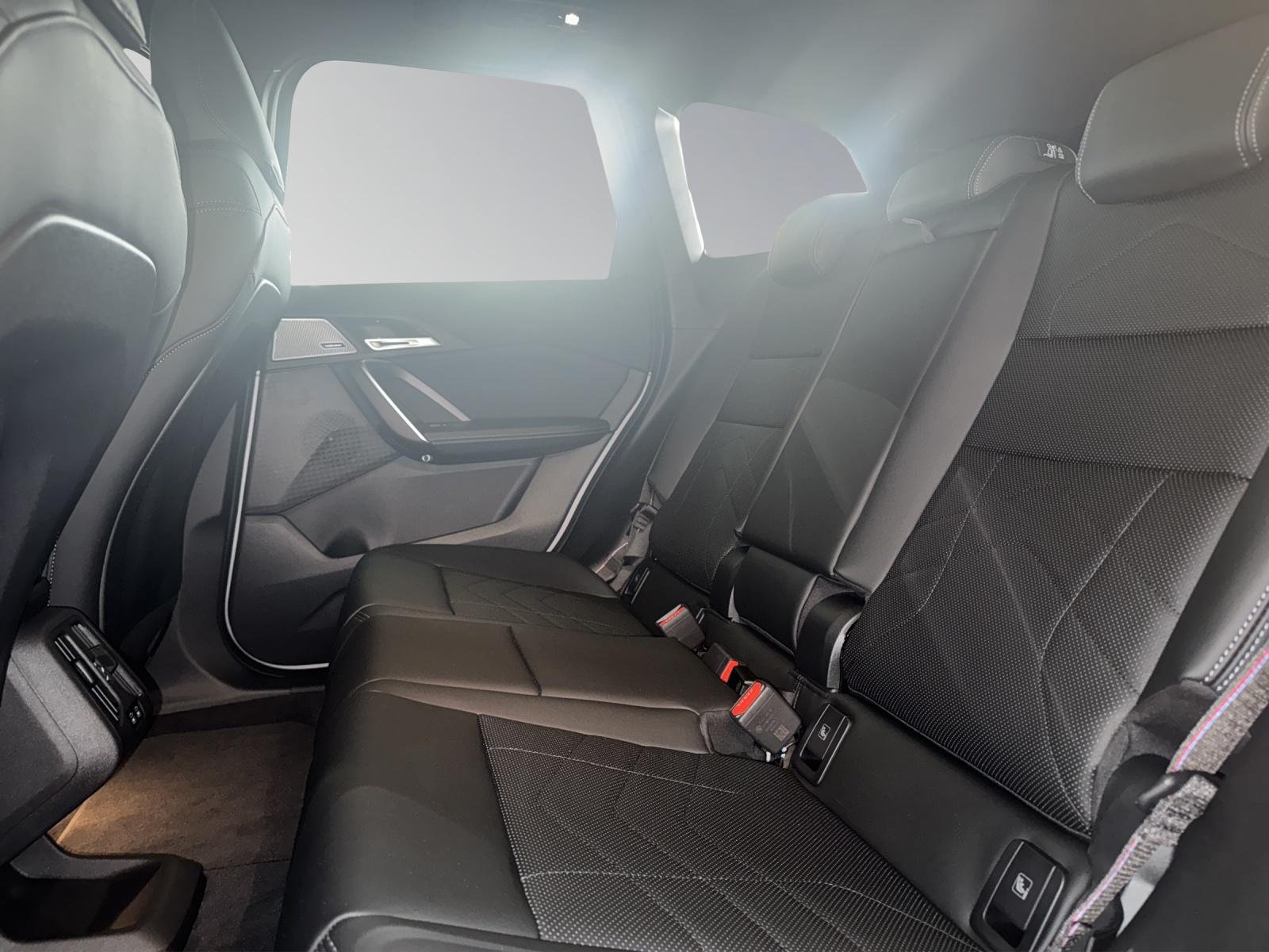 BMW X1 30e xDrive paddles-image-9