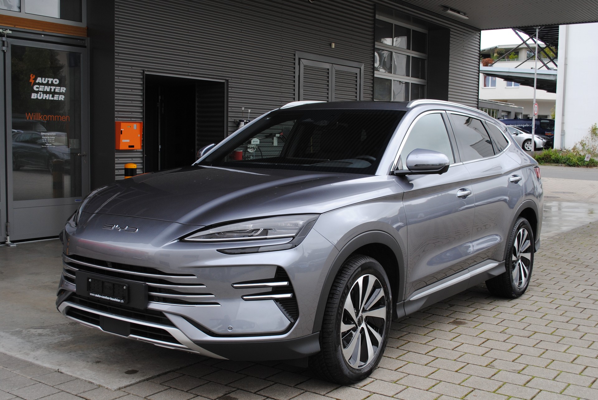 BYD Seal U DM-i Design AWD-showroom-element-2