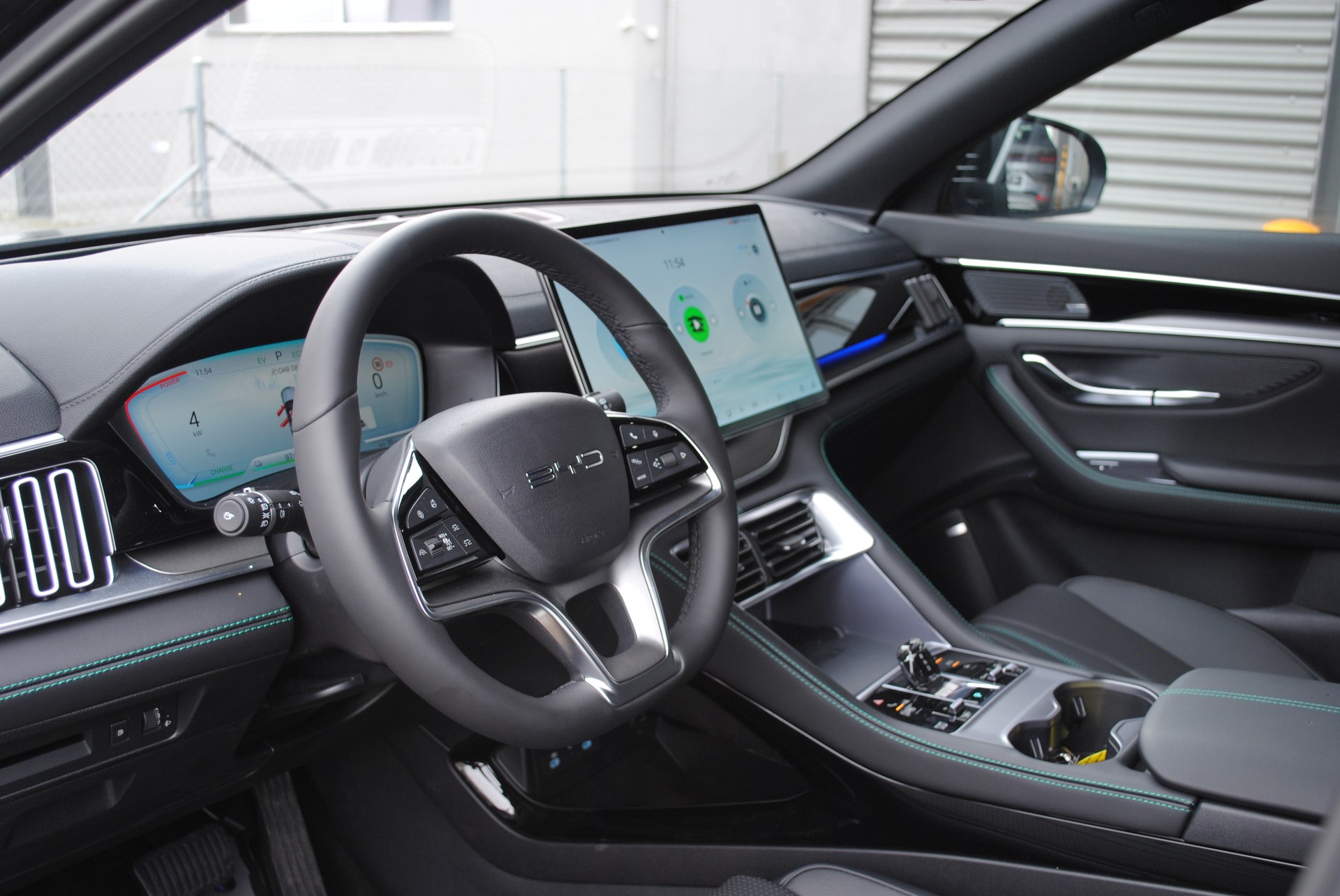 BYD Seal U DM-i Design AWD-image-10