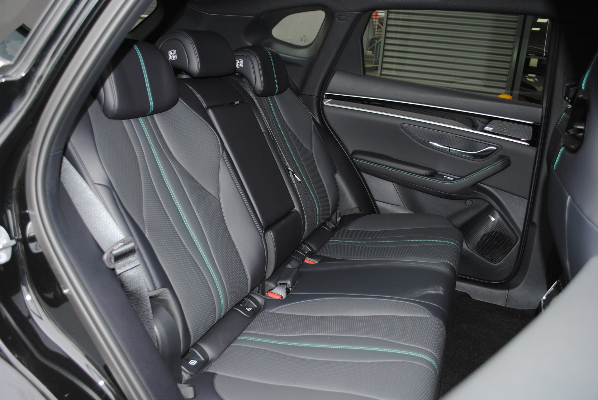 BYD Seal U DM-i Design AWD-image-16