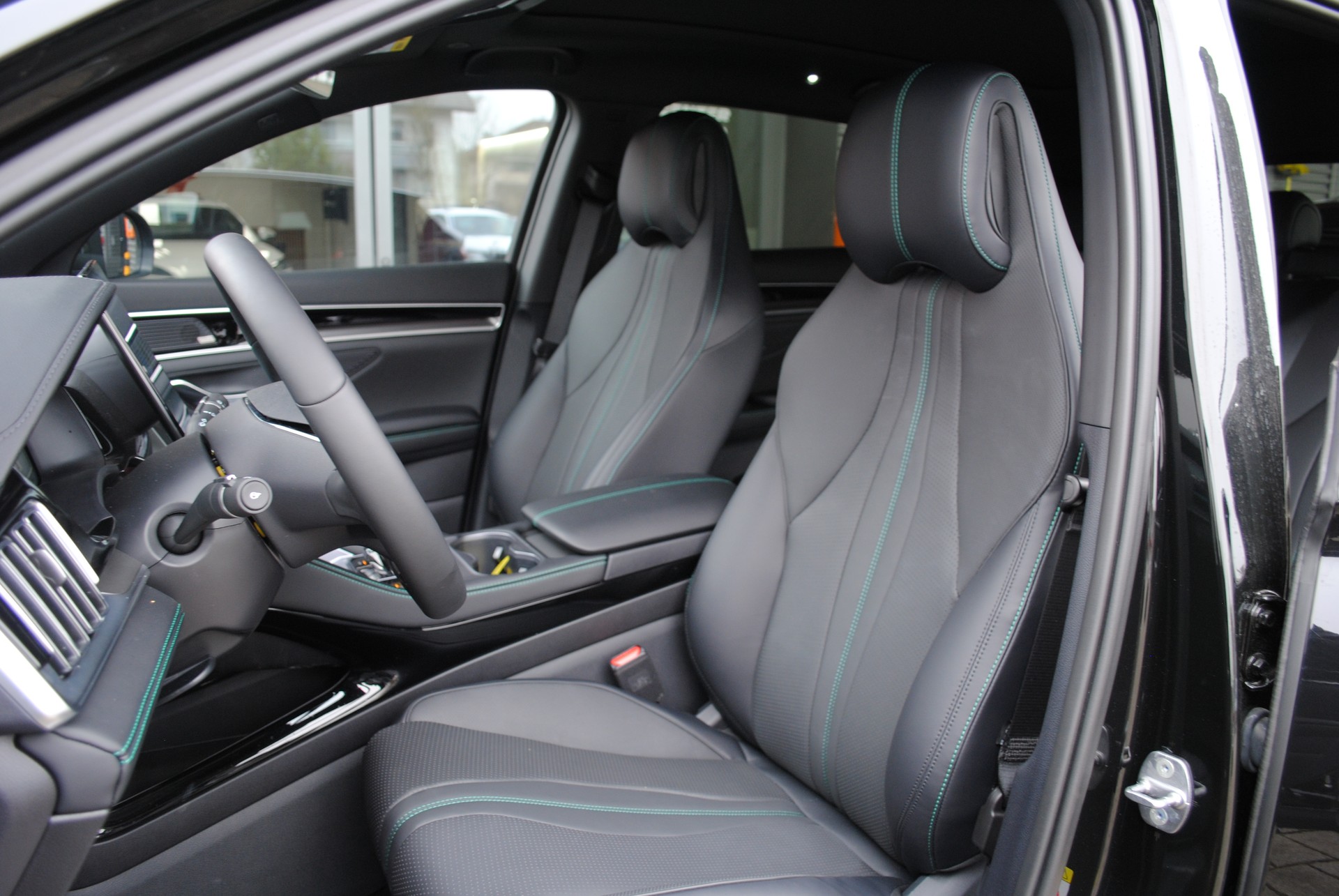 BYD Seal U DM-i Design AWD-image-9