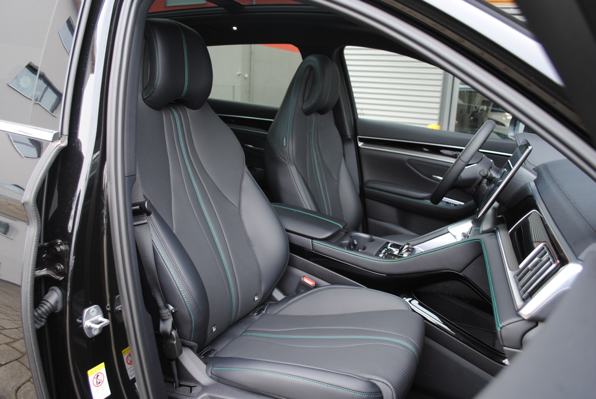 BYD Seal U DM-i Design AWD-image-13