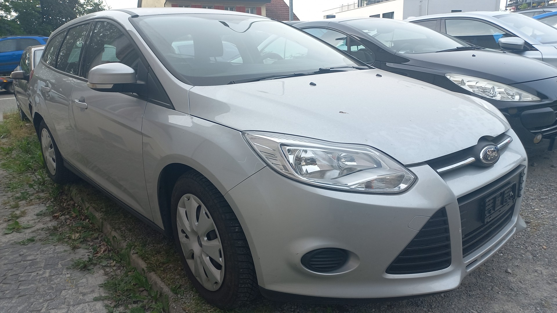 FORD Focus 1.0 SCTi Titanium-image-2