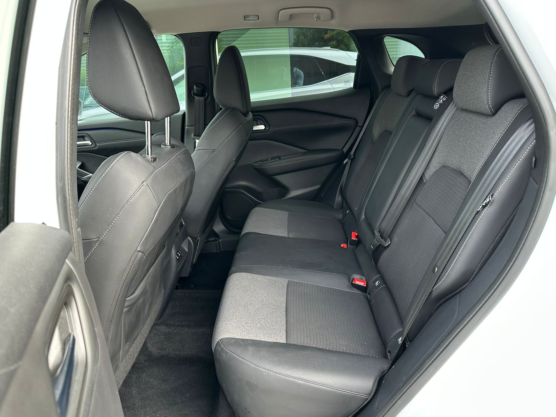 NISSAN Qashqai 1.3 DIG-T MHEV N-Connecta Xtronic-image-6