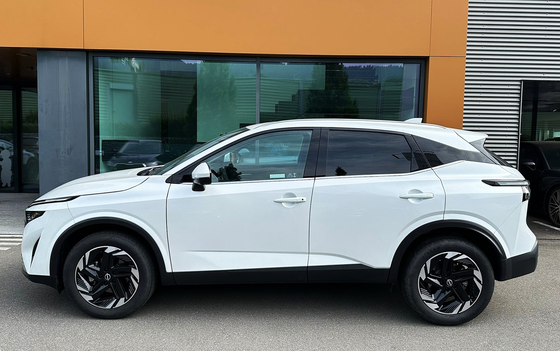 NISSAN Qashqai 1.3 DIG-T MHEV N-Connecta Xtronic-image-0