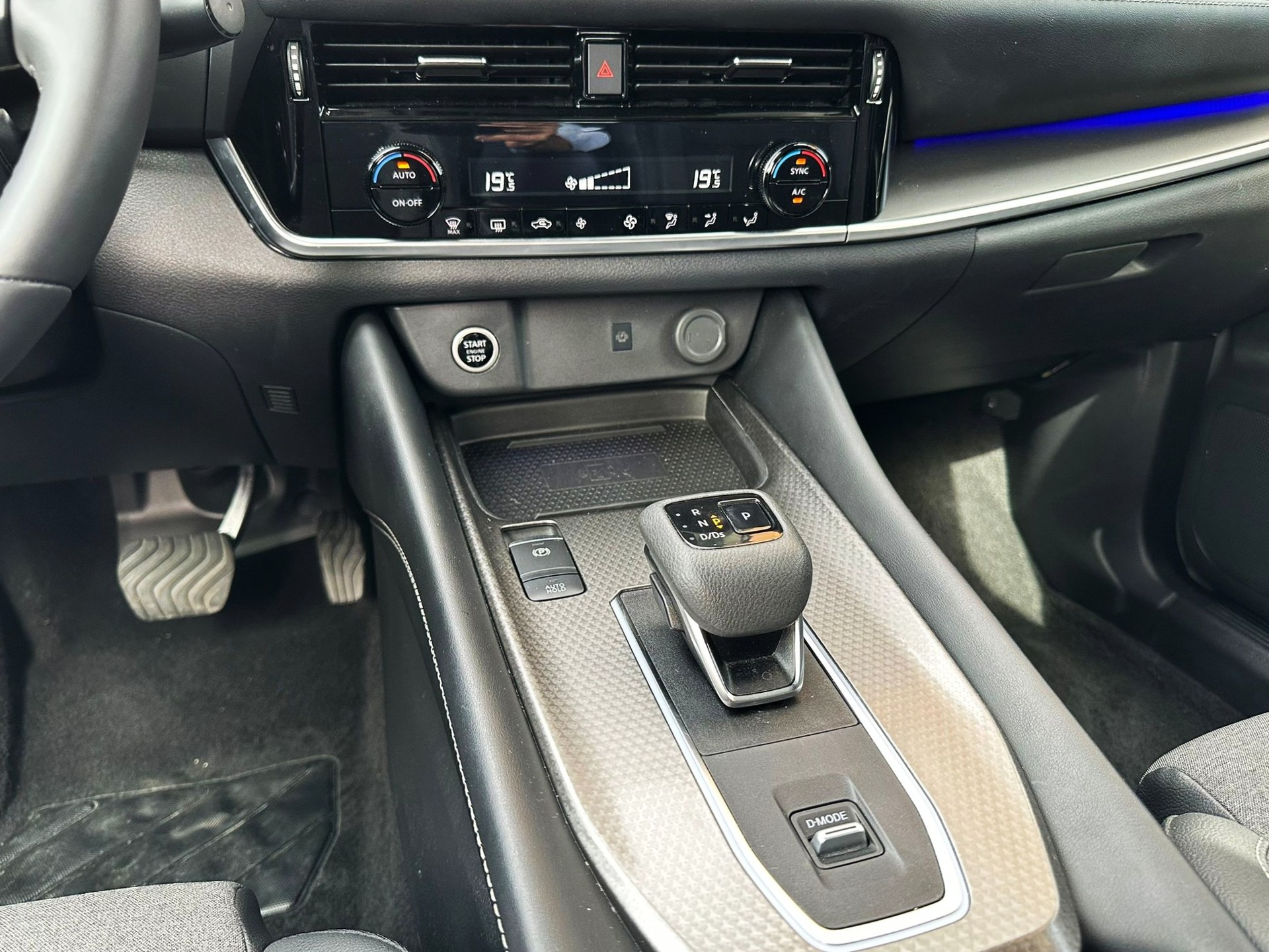 NISSAN Qashqai 1.3 DIG-T MHEV N-Connecta Xtronic-image-15