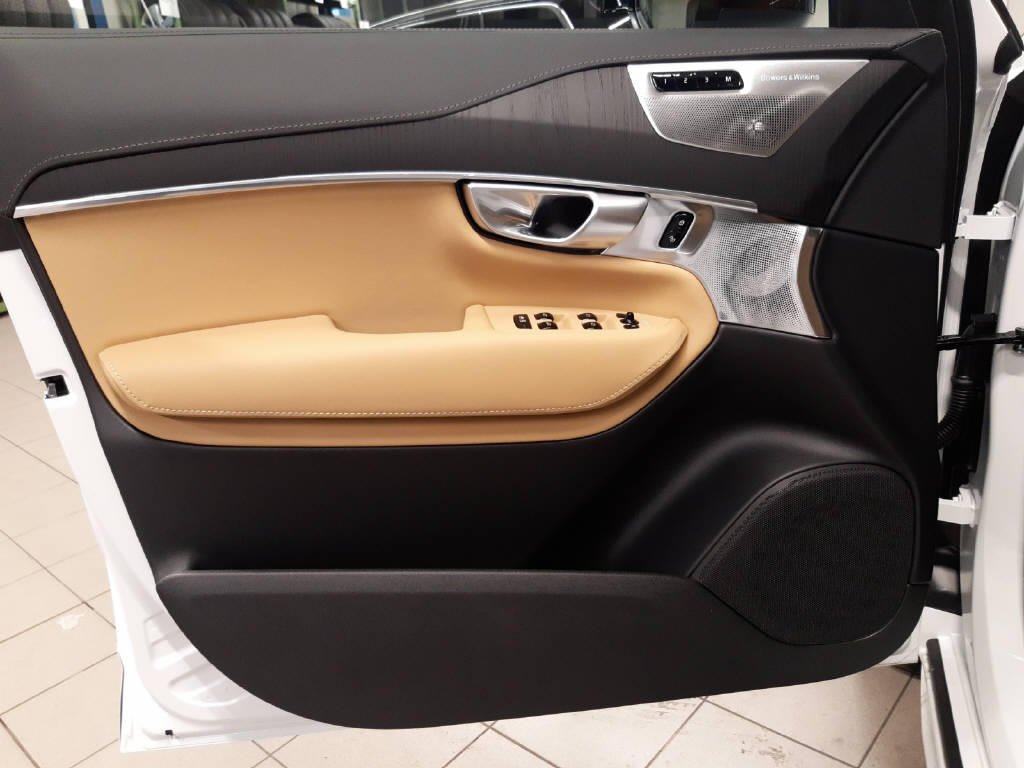 VOLVO XC90 2.0 T8 TE XCLUSIVE Dark 7P. eAWD XCLUSIVE-image-9