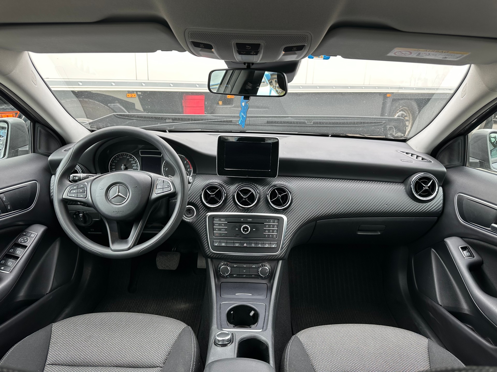 MERCEDES-BENZ GLA 200 CDI Swiss Star Edition 4Matic 7G-DCT-image-10