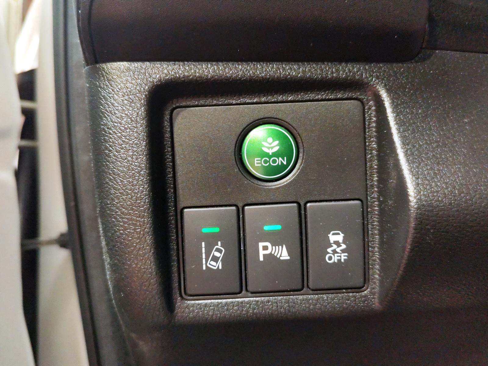 HONDA HR-V 1.5i-VTEC Executive-image-13