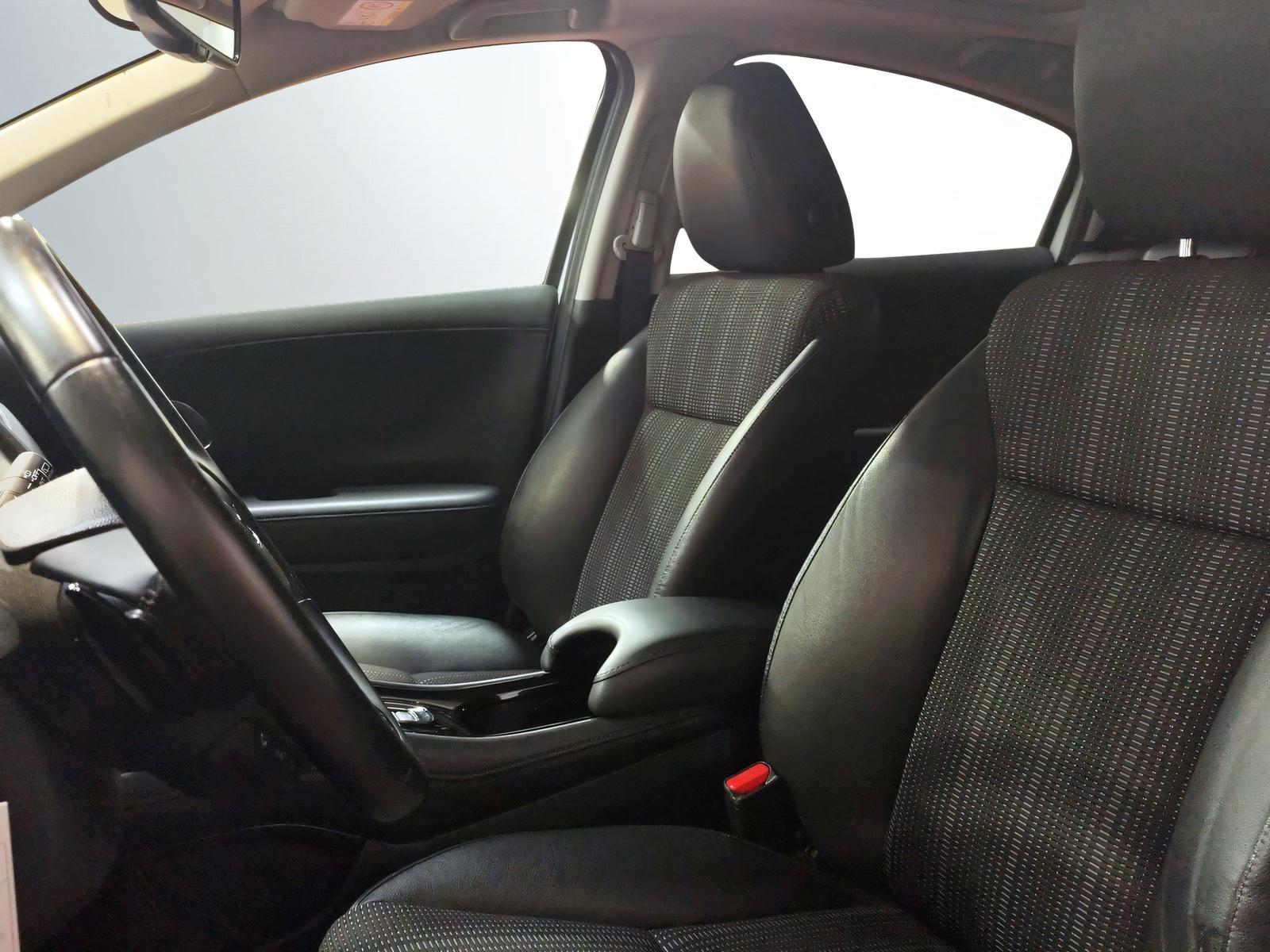 HONDA HR-V 1.5i-VTEC Executive-image-7