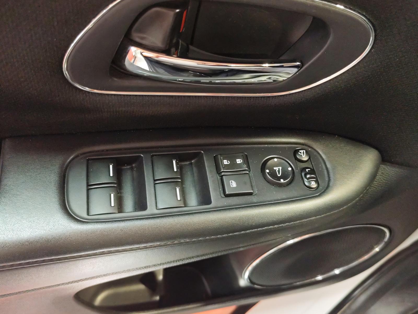 HONDA HR-V 1.5i-VTEC Executive-image-14
