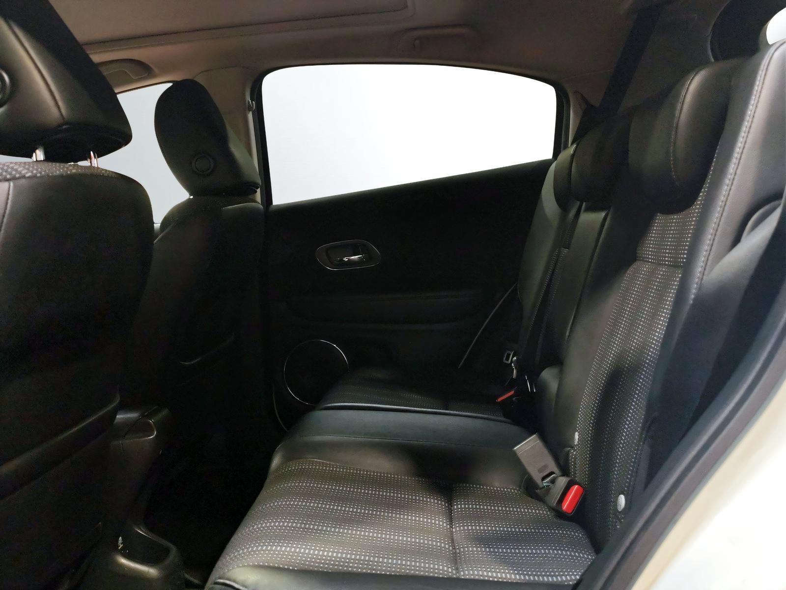HONDA HR-V 1.5i-VTEC Executive-image-15