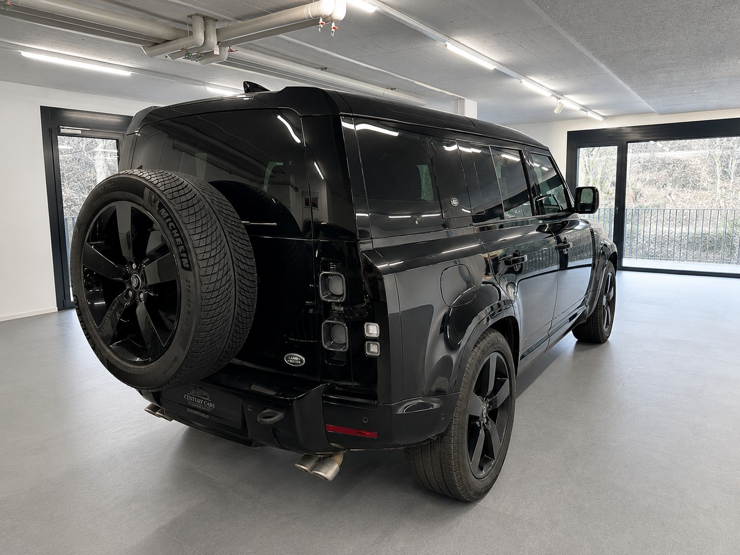 LAND ROVER Defender 5.0 V8 SC-image-1