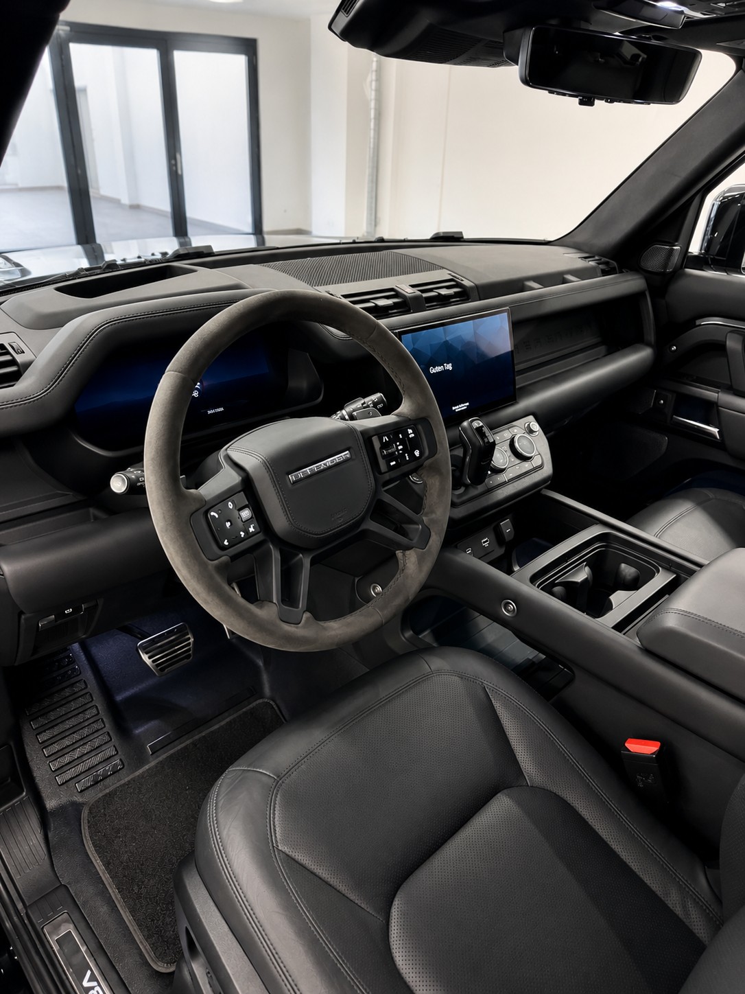 LAND ROVER Defender 5.0 V8 SC-image-3