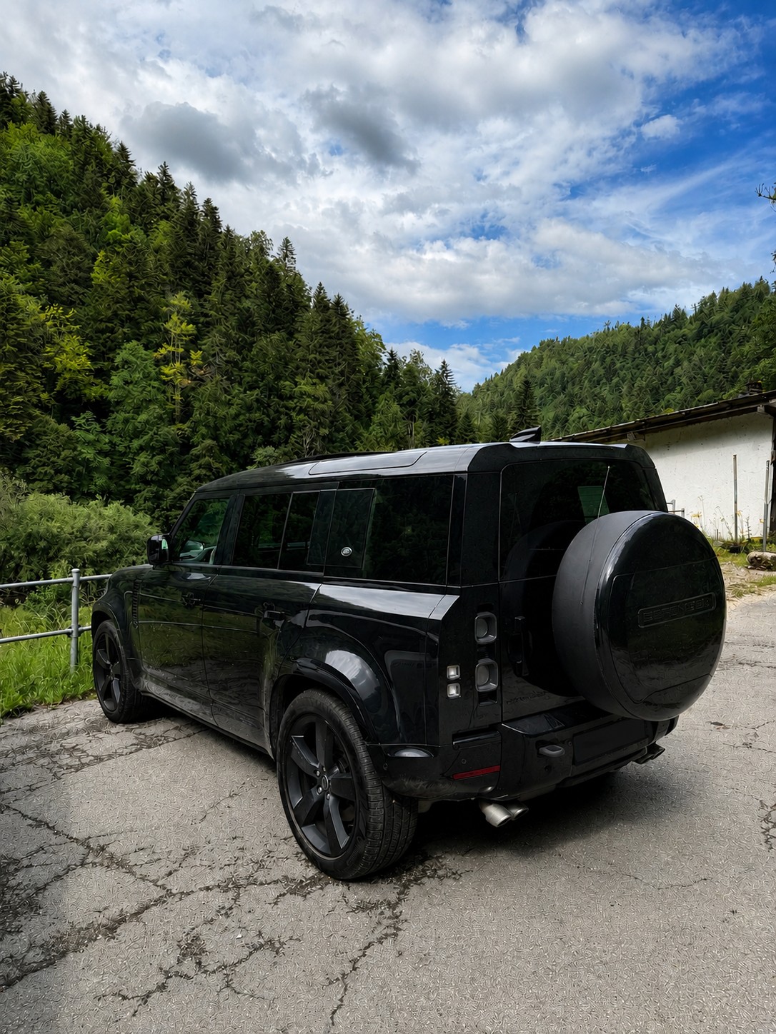LAND ROVER Defender 5.0 V8 SC-image-5