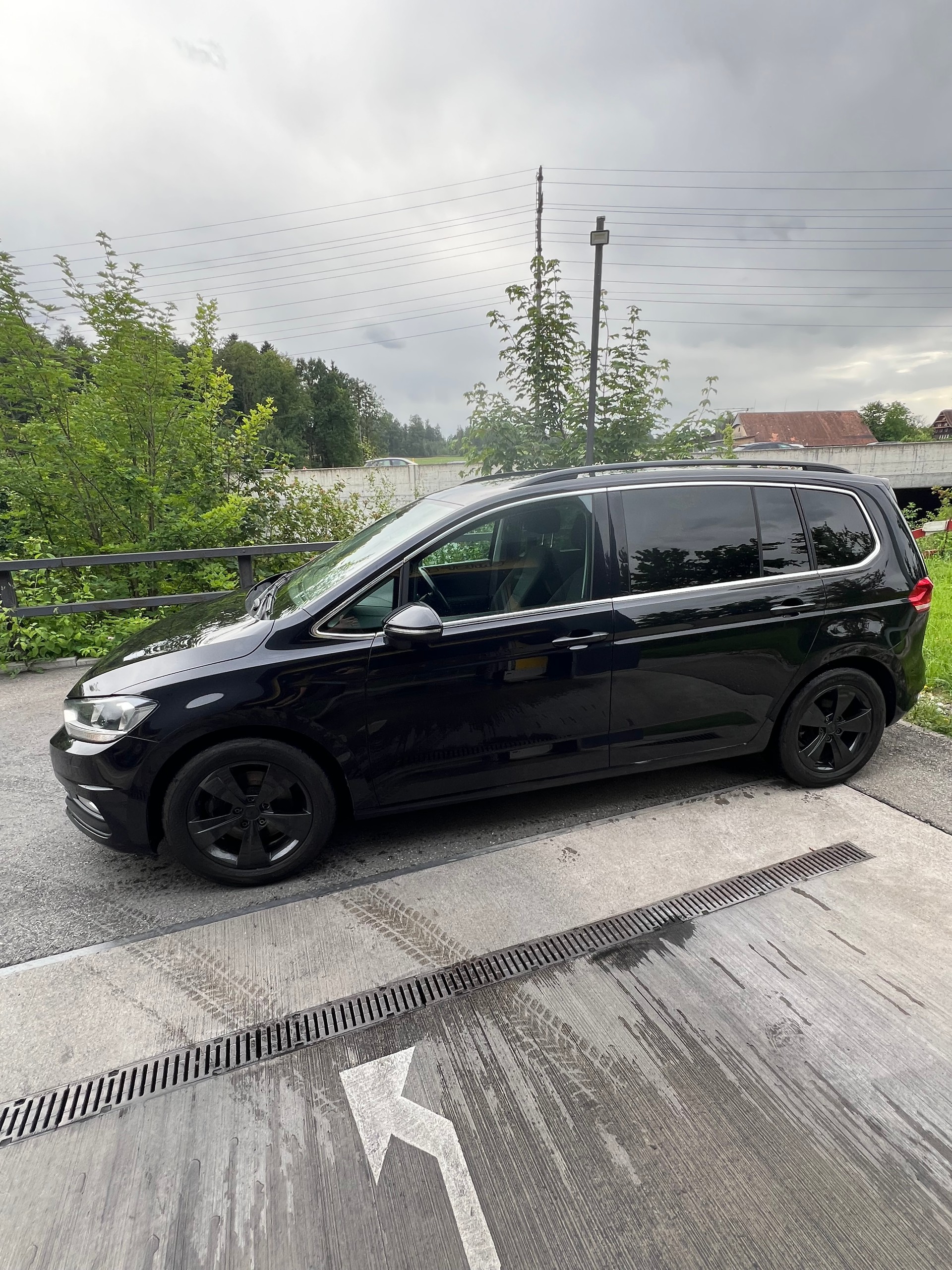 VW Touran 2.0 TDI BlueMotion Technology Comfortline DSG-image-1