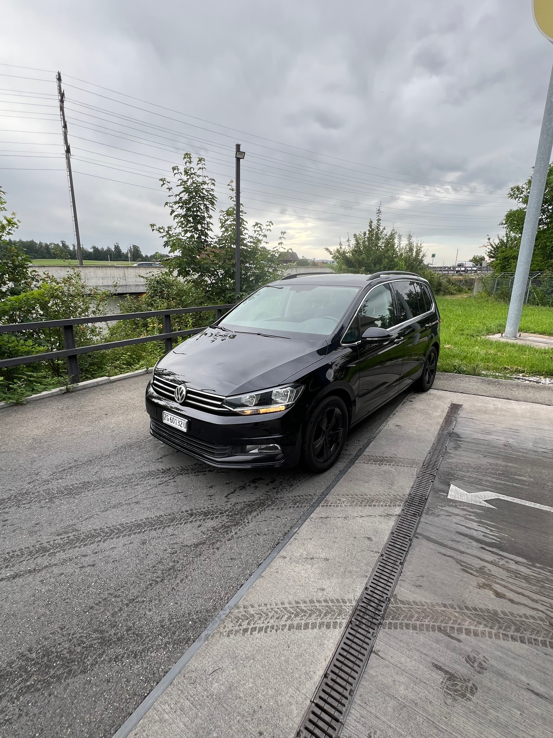 VW Touran 2.0 TDI BlueMotion Technology Comfortline DSG-image-0