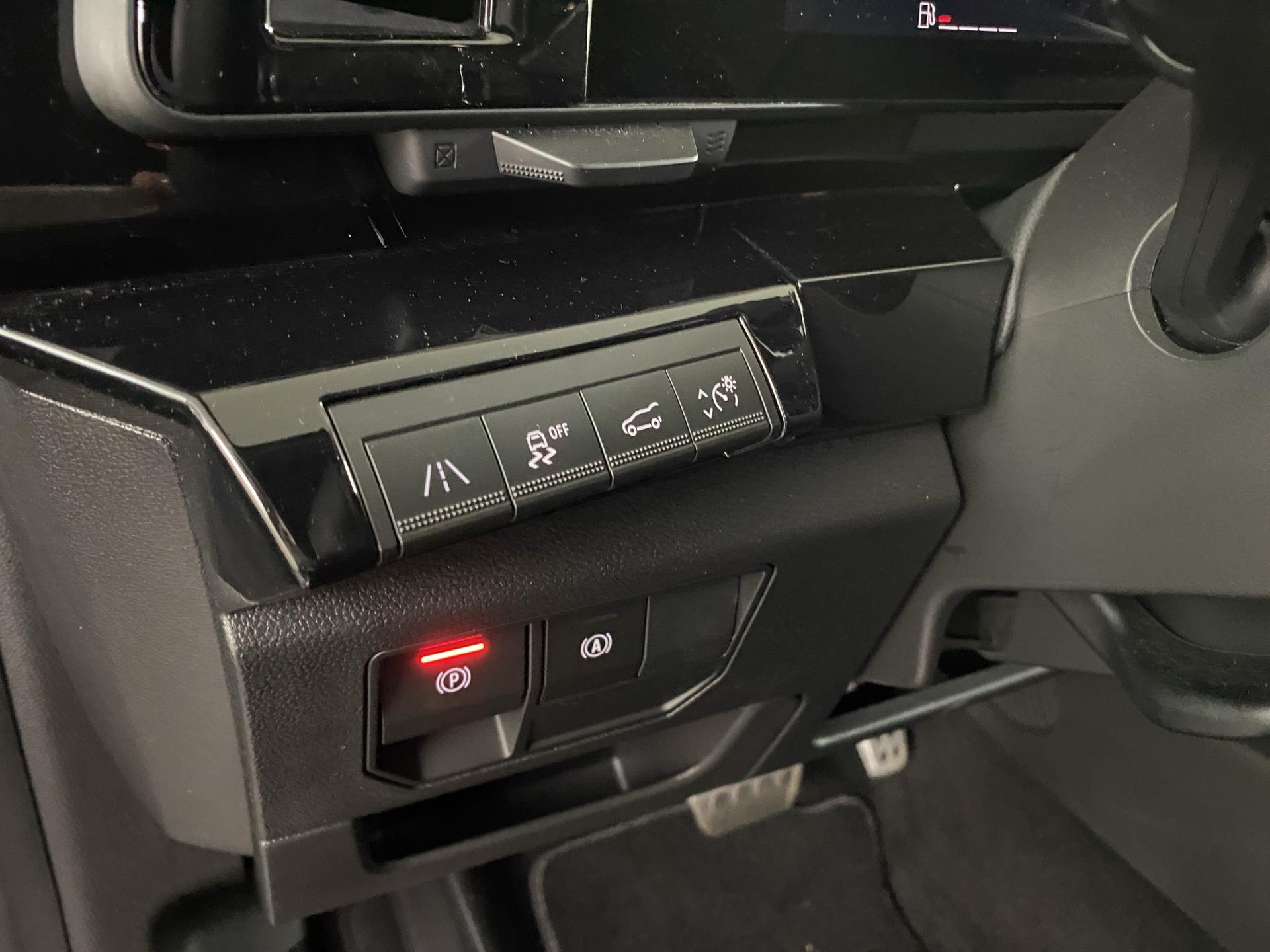 RENAULT Austral 1.2 HEV 200 Iconic Esprit Alpine A-image-19