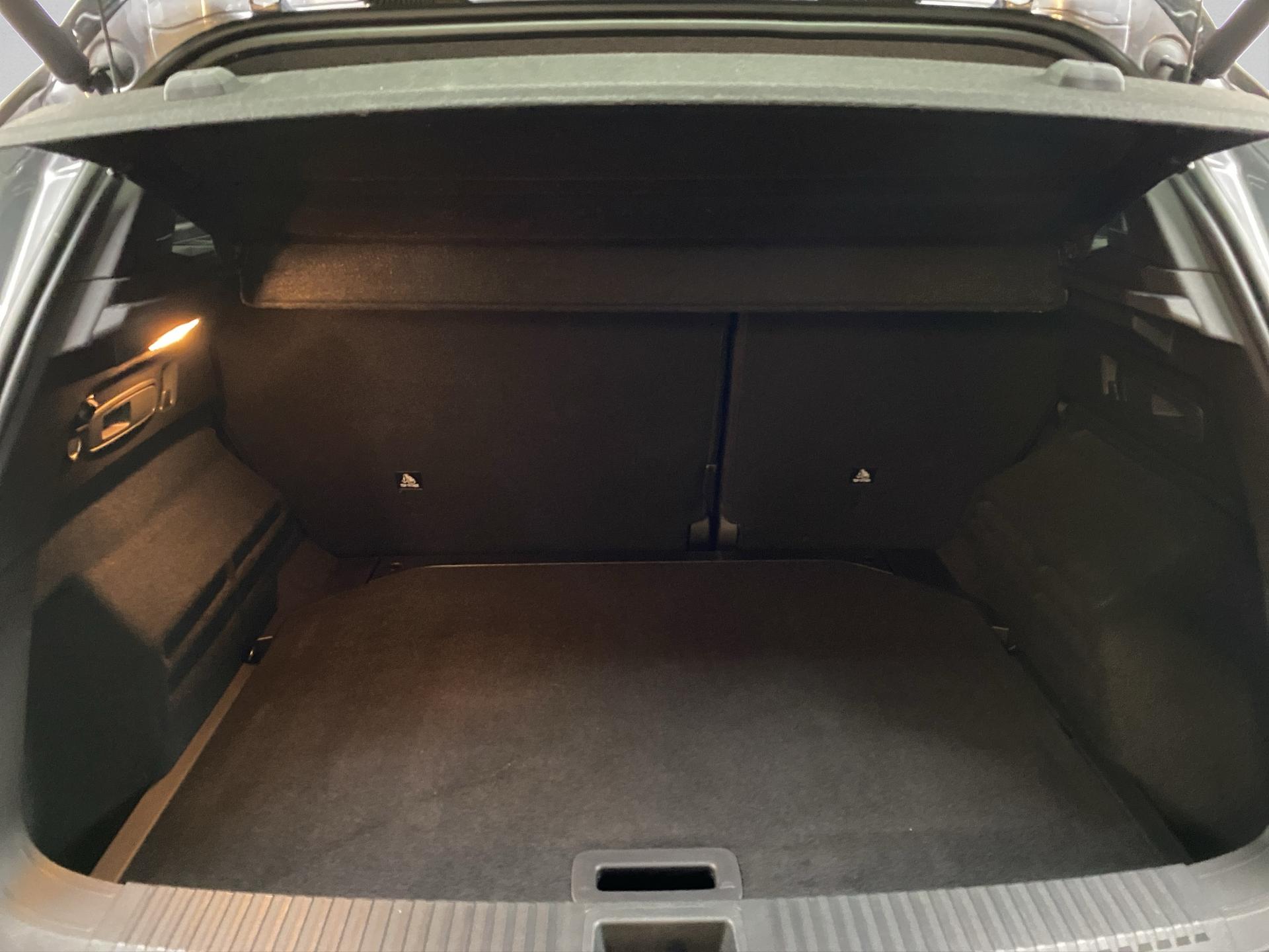 RENAULT Austral 1.2 HEV 200 Iconic Esprit Alpine A-image-13