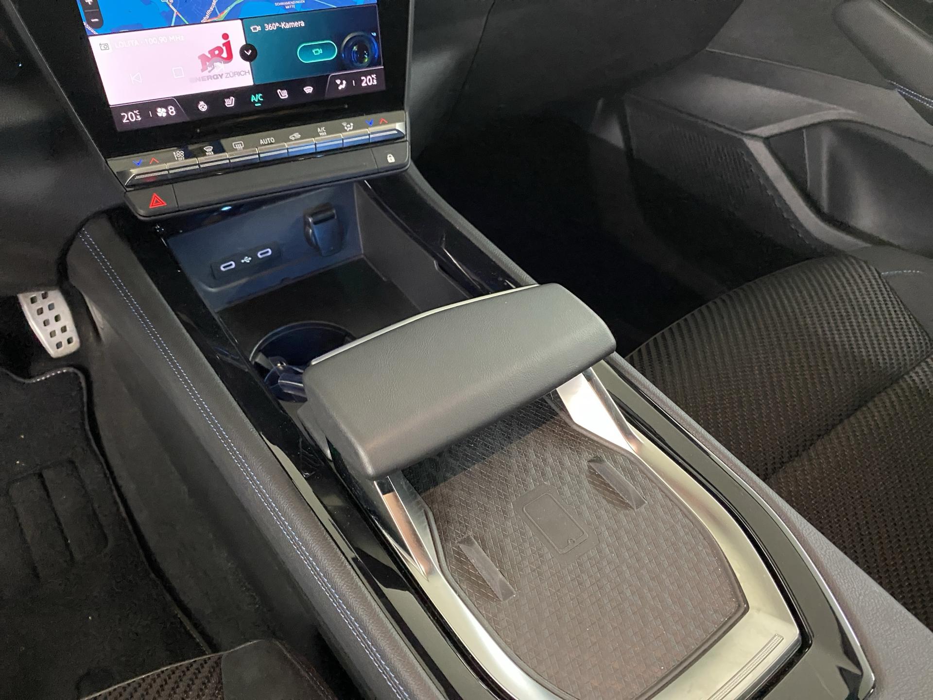 RENAULT Austral 1.2 HEV 200 Iconic Esprit Alpine A-image-9