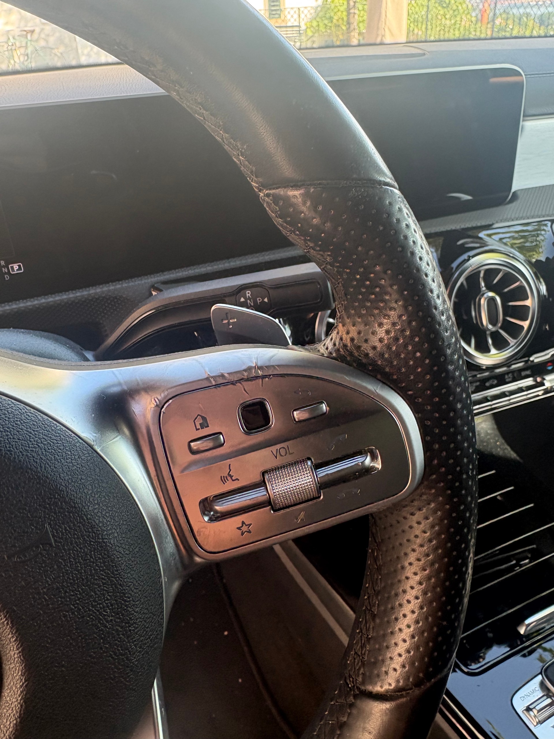 MERCEDES-BENZ A 250 AMG Line-image-6