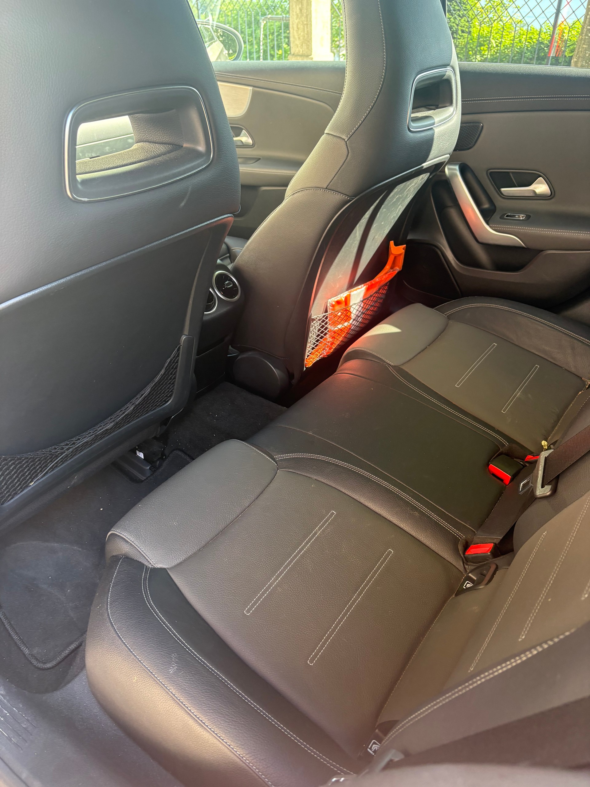 MERCEDES-BENZ A 250 AMG Line-image-4