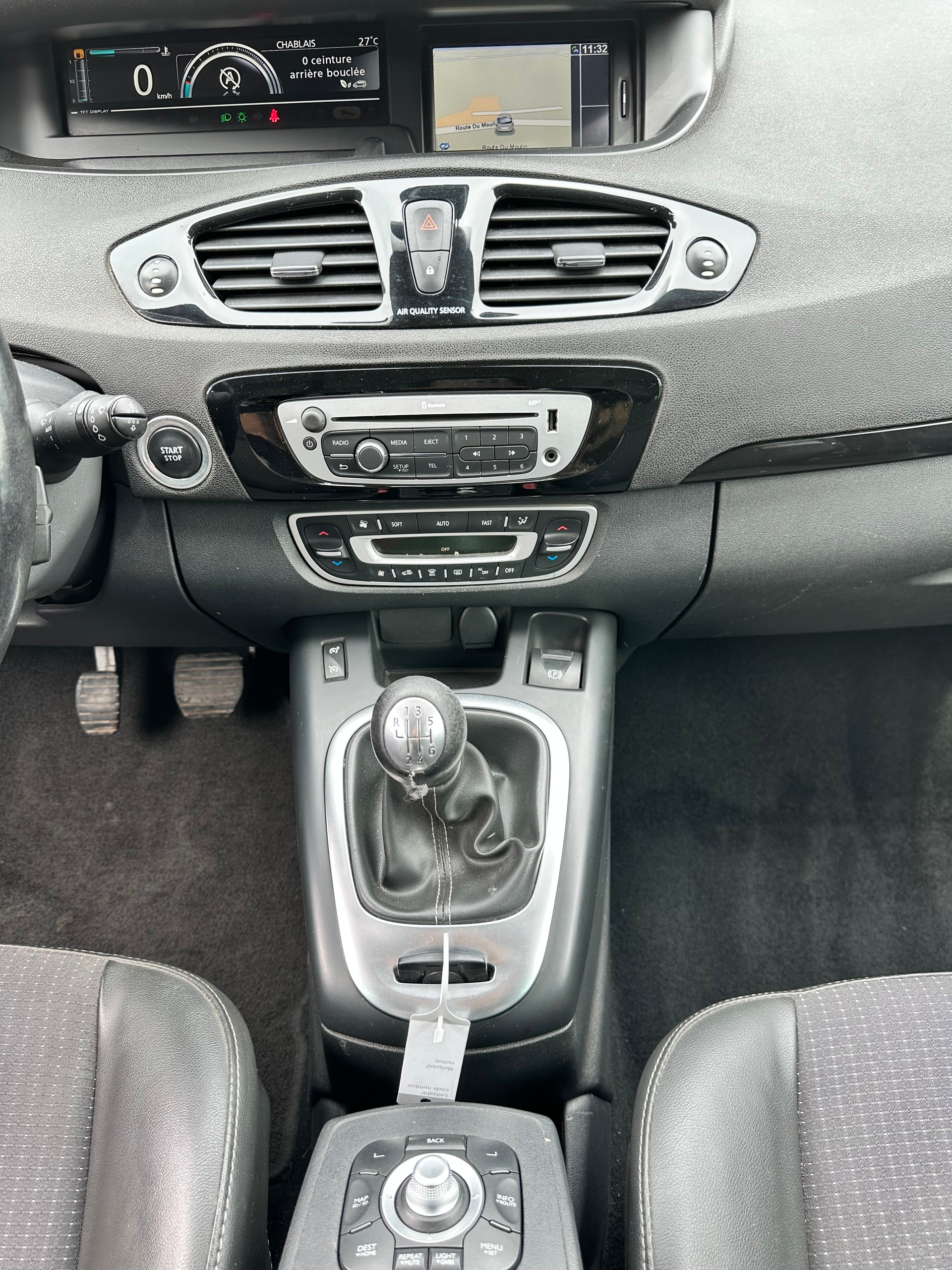 RENAULT Scénic 1.2 16V Turbo Bose Edition-image-14