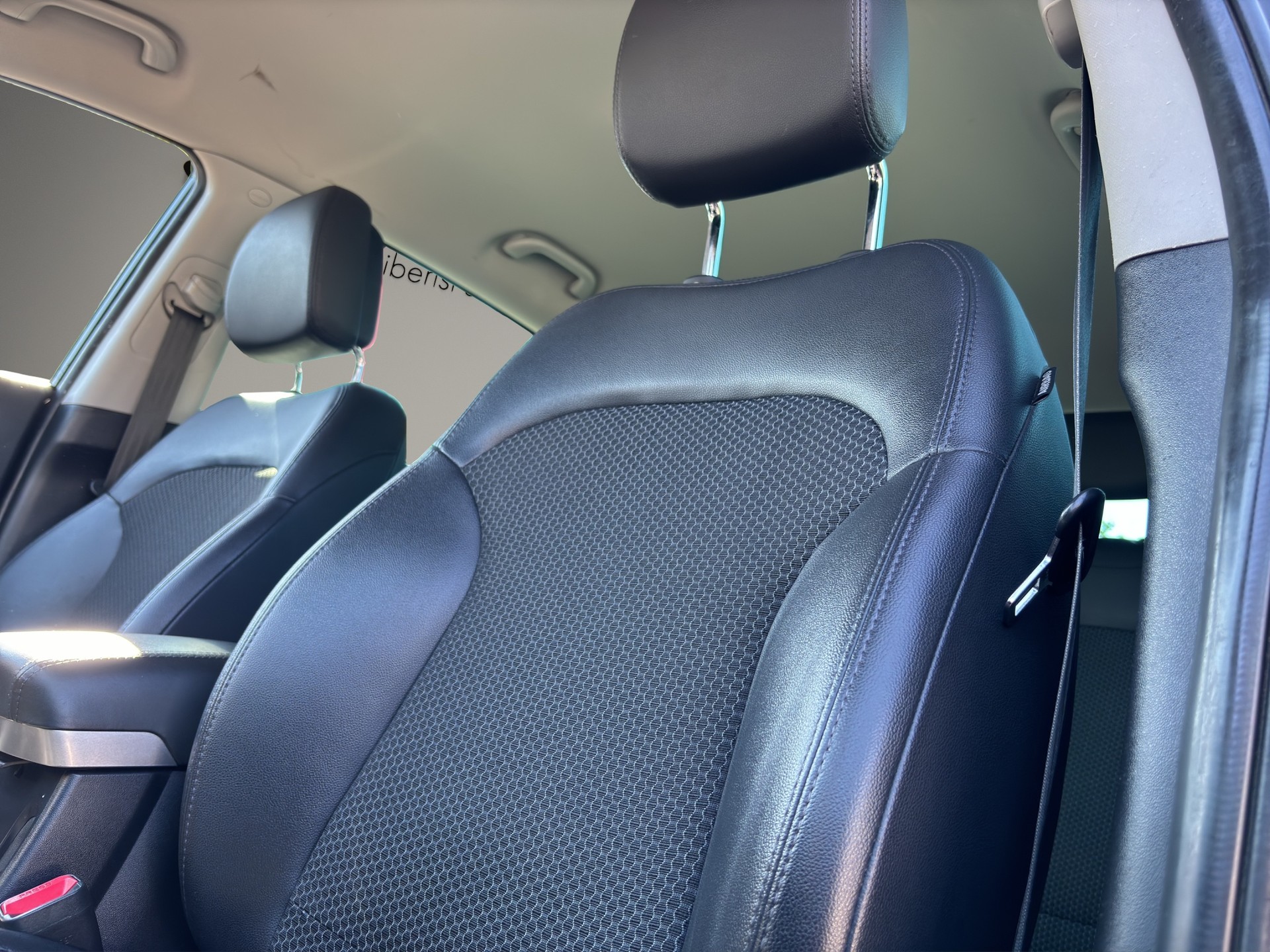 HYUNDAI iX 35 1.6 GDI Comfort 2WD-image-16