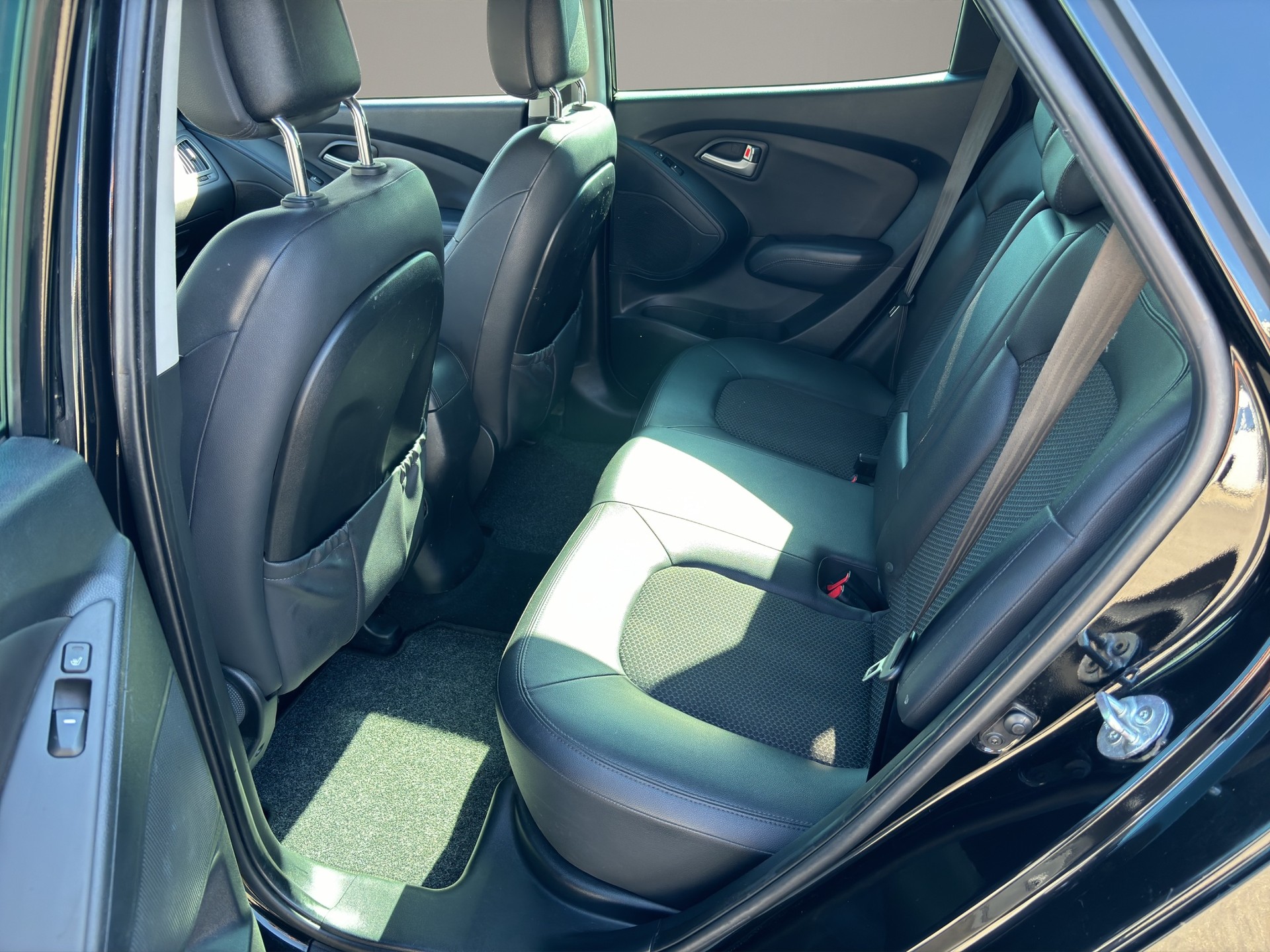 HYUNDAI iX 35 1.6 GDI Comfort 2WD-image-8