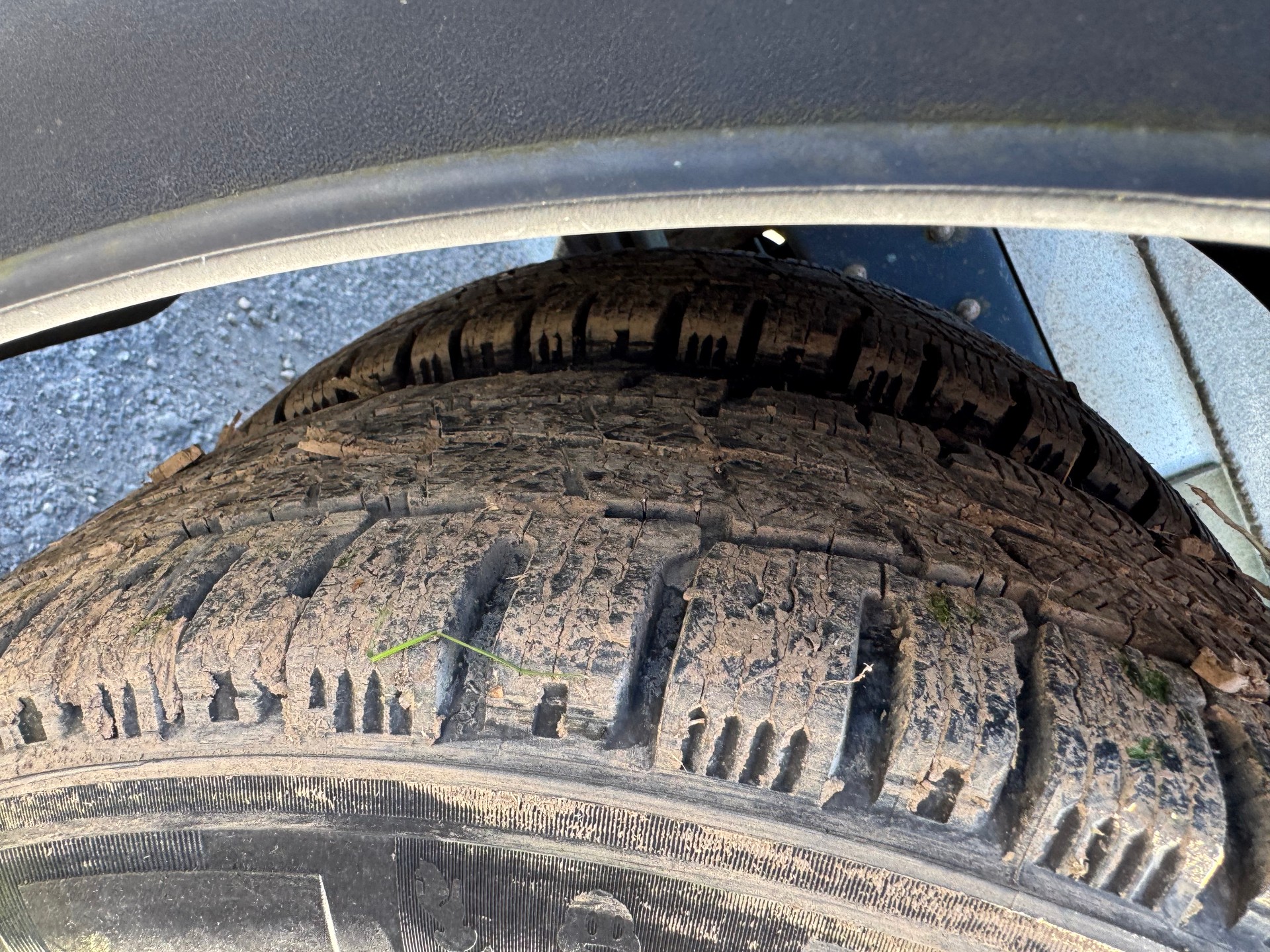 NISSAN F24. 45 .15-image-3