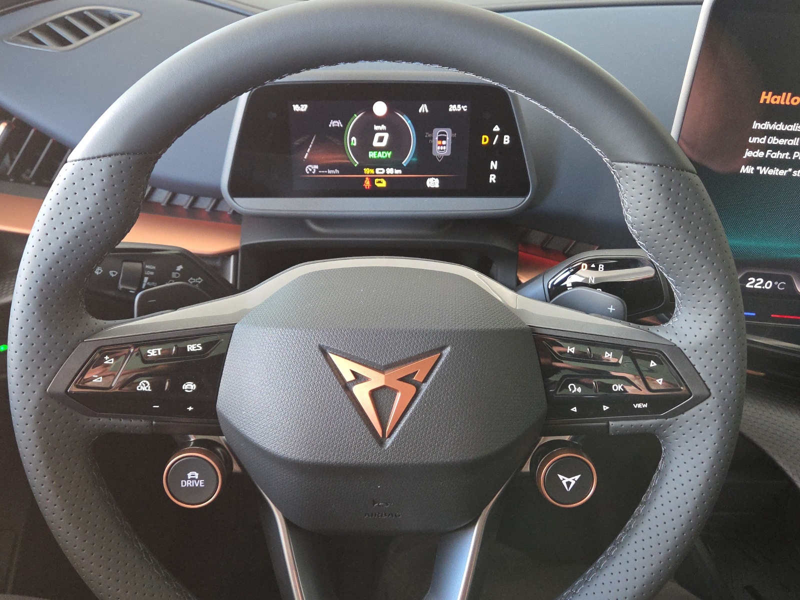 CUPRA Tavascan Type 9 77 kWh VZ Adrenaline-image-8