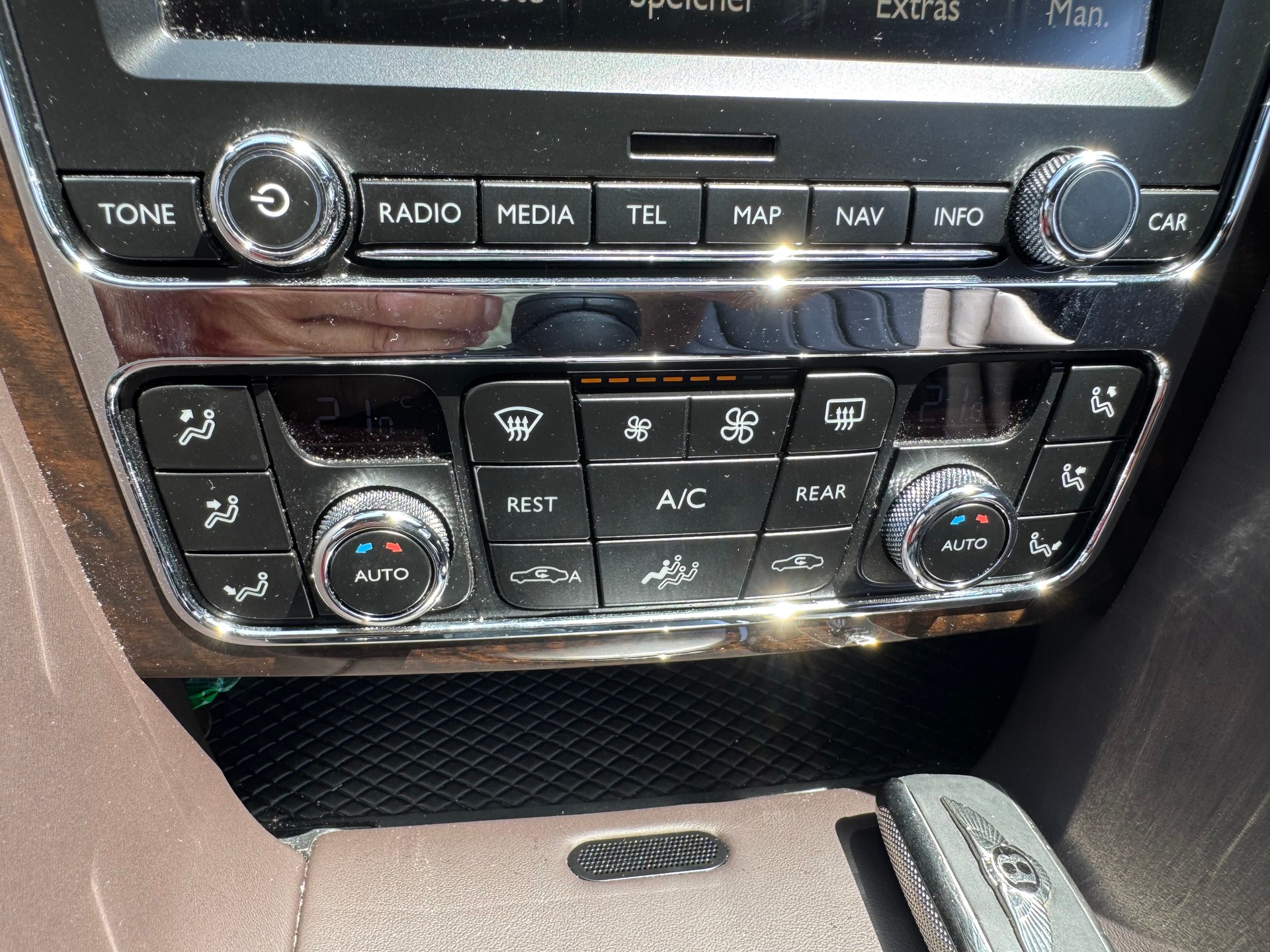 BENTLEY GT V8-image-12