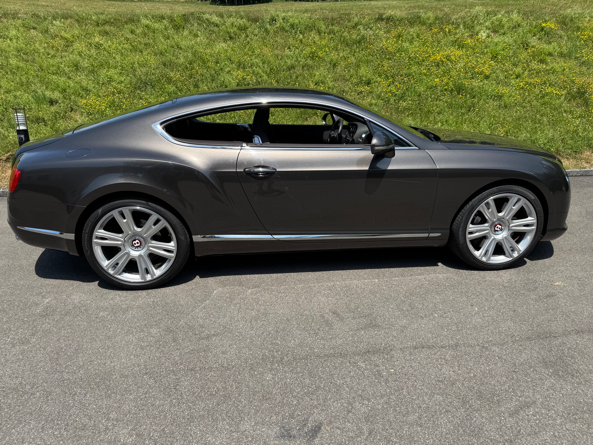 BENTLEY GT V8-image-6