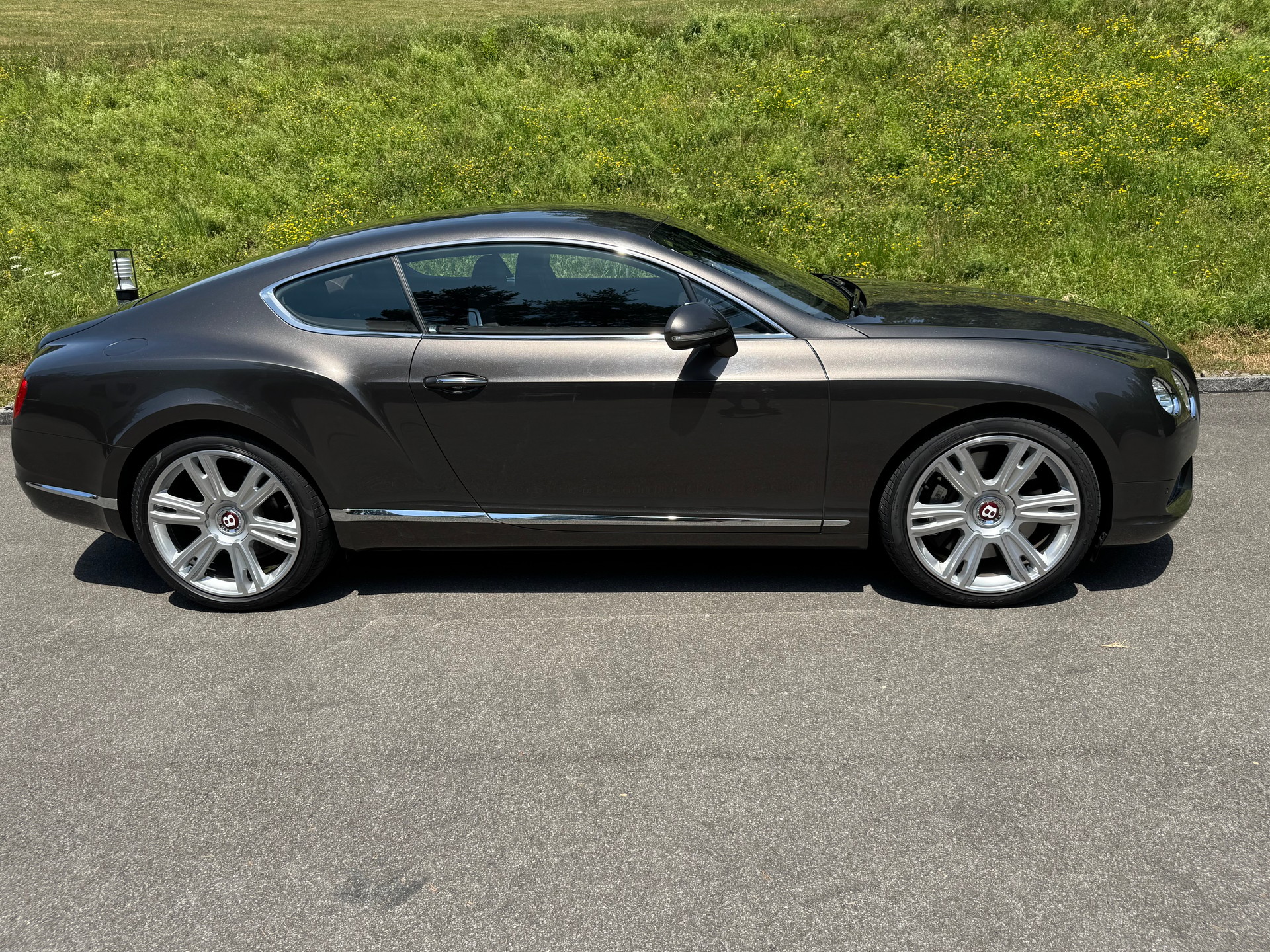 BENTLEY GT V8-image-2