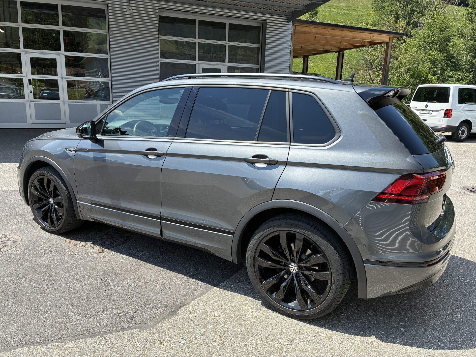 VW Tiguan 2.0TSI Highline 4Motion DSG-image-2