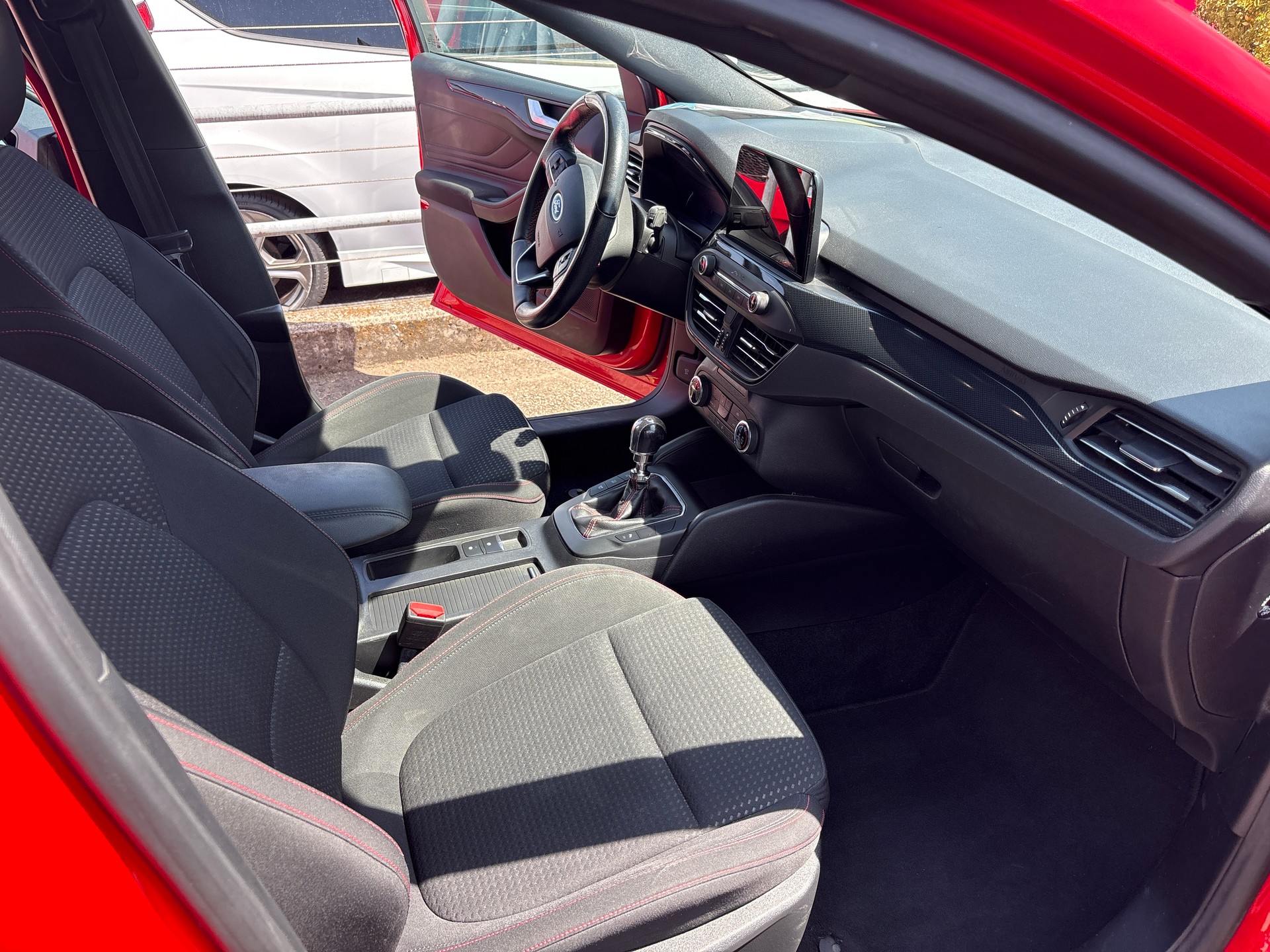 FORD Focus 1.0 SCTi Business-image-8