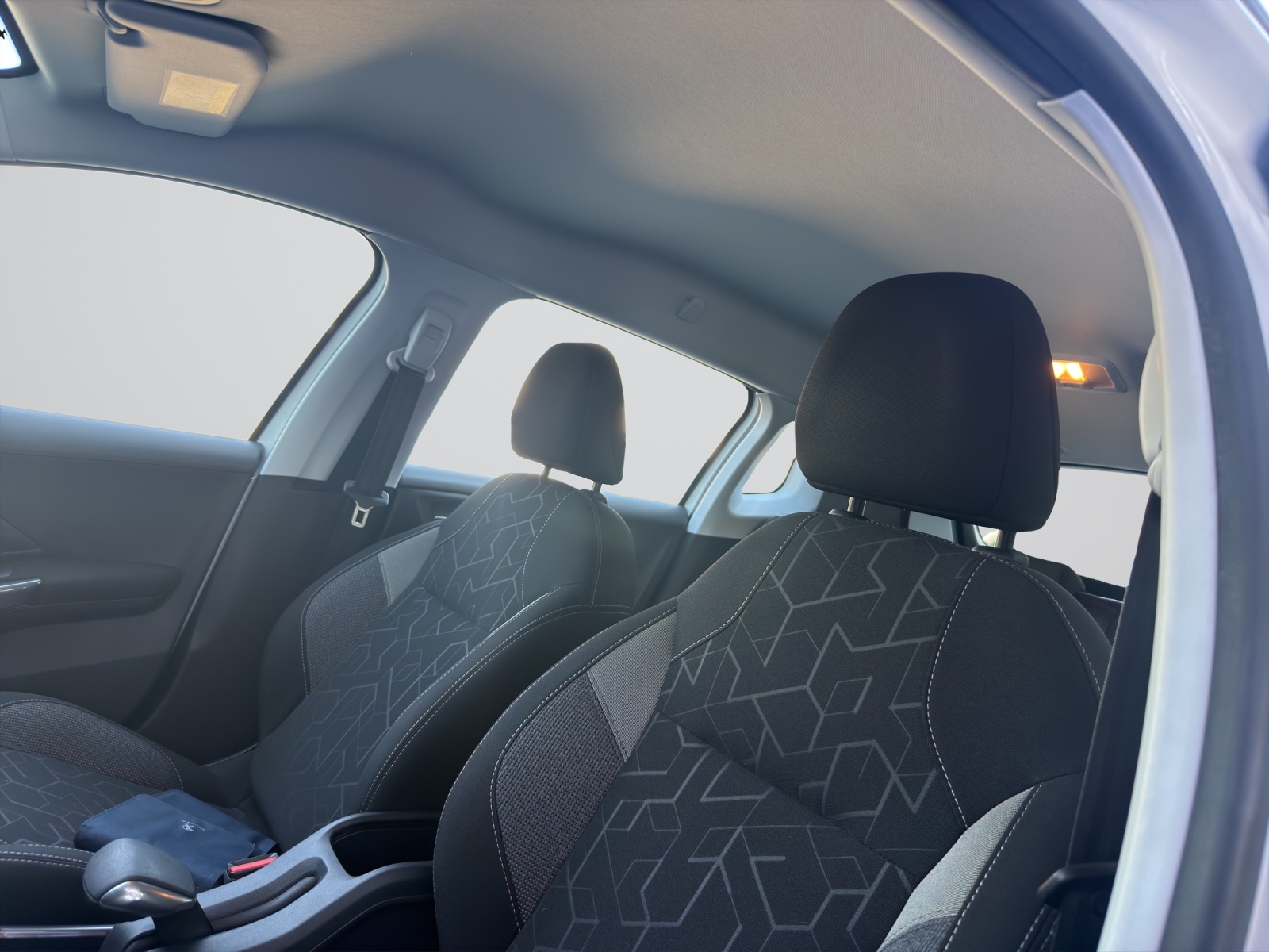 PEUGEOT 2008-image-13