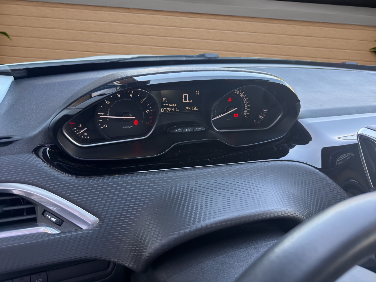 PEUGEOT 2008-image-11