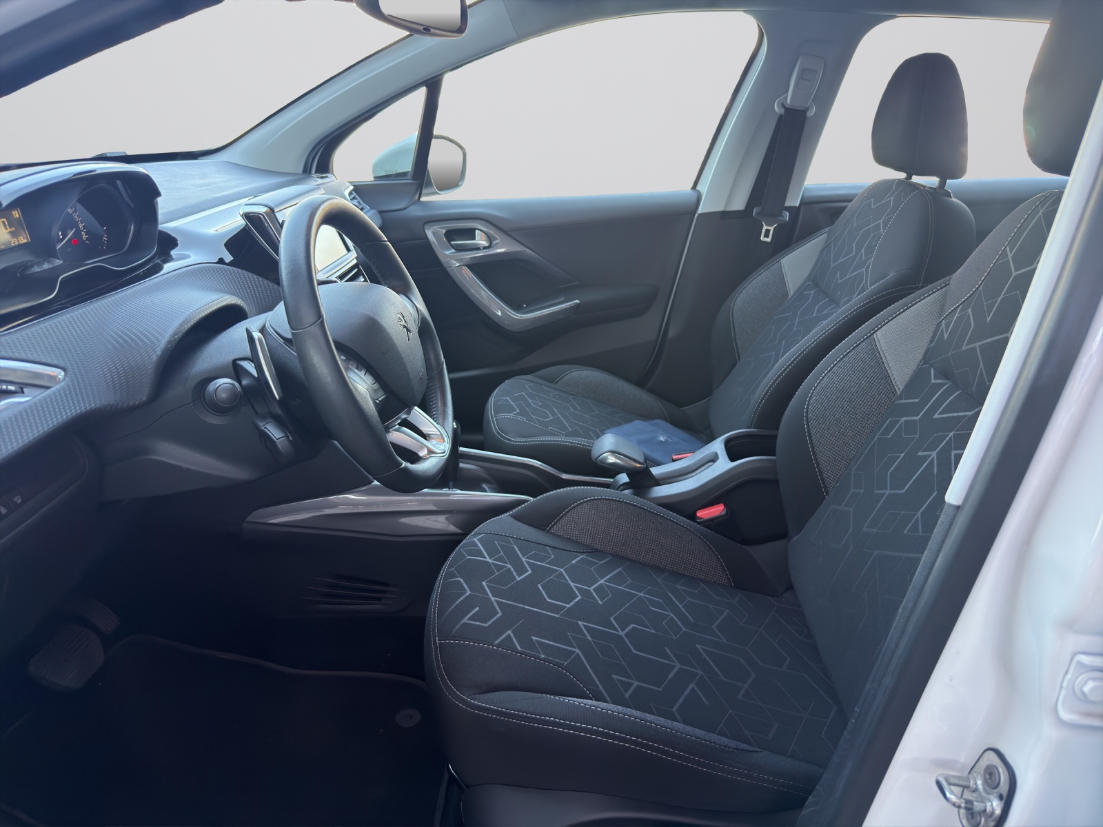 PEUGEOT 2008-image-4