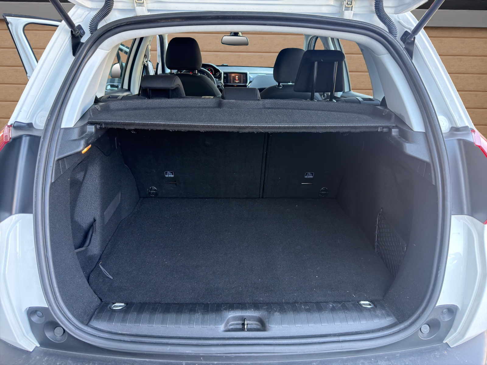 PEUGEOT 2008-image-8