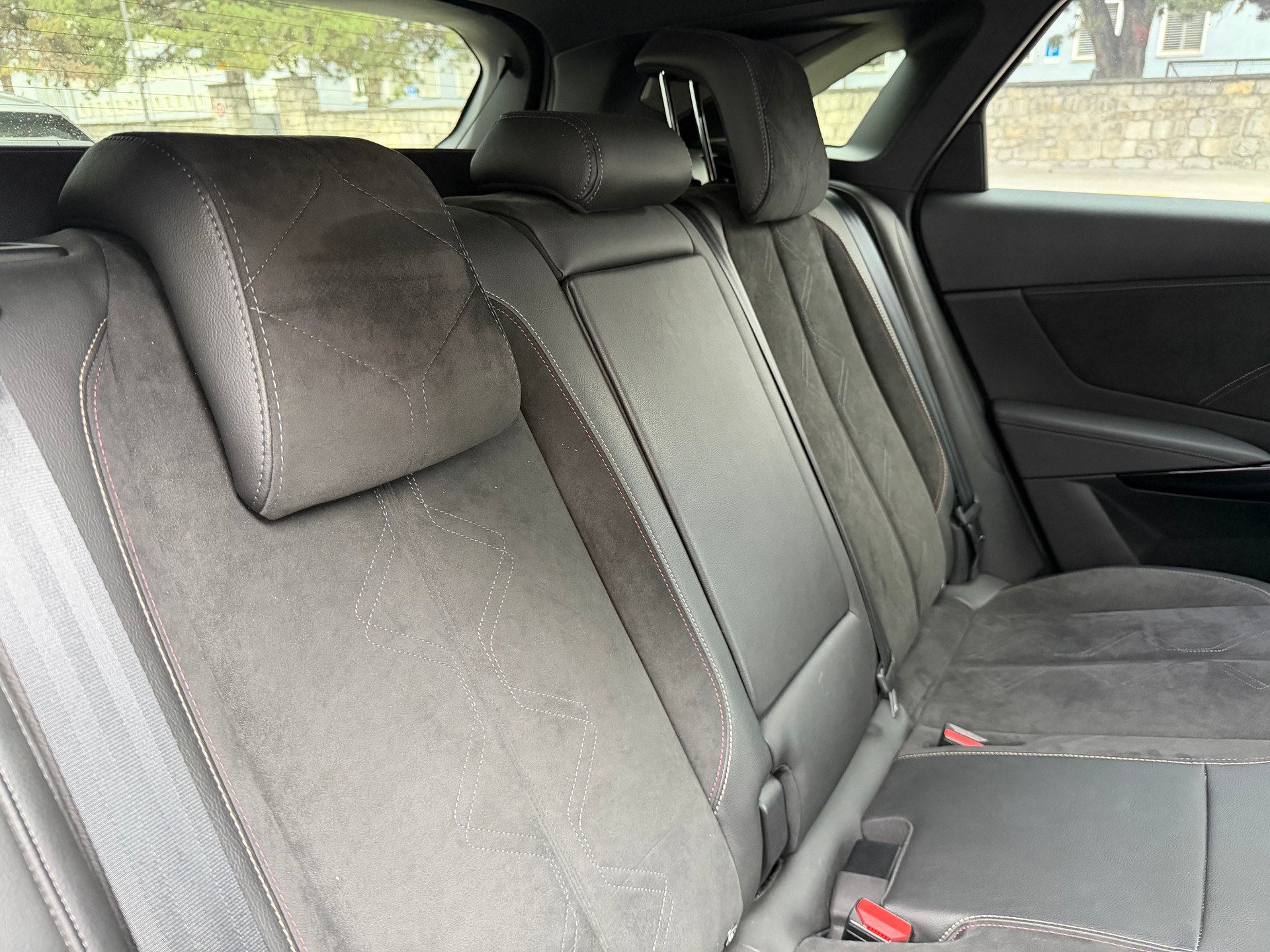 DS AUTOMOBILES DS 7 Crossback E-Tense 300 Performance Line-image-18