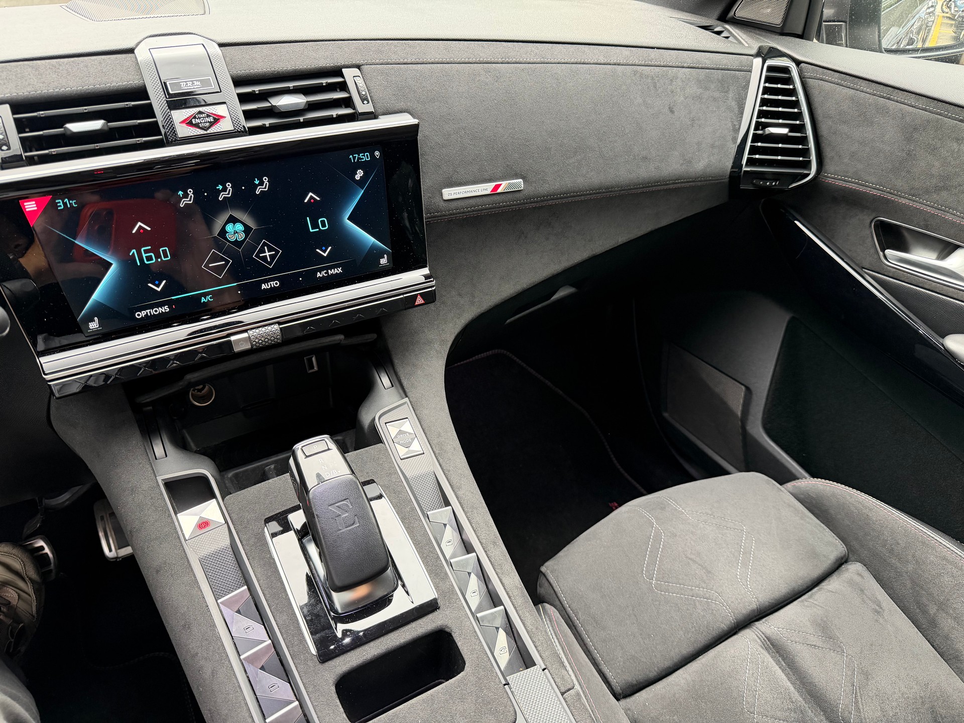 DS AUTOMOBILES DS 7 Crossback E-Tense 300 Performance Line-image-16