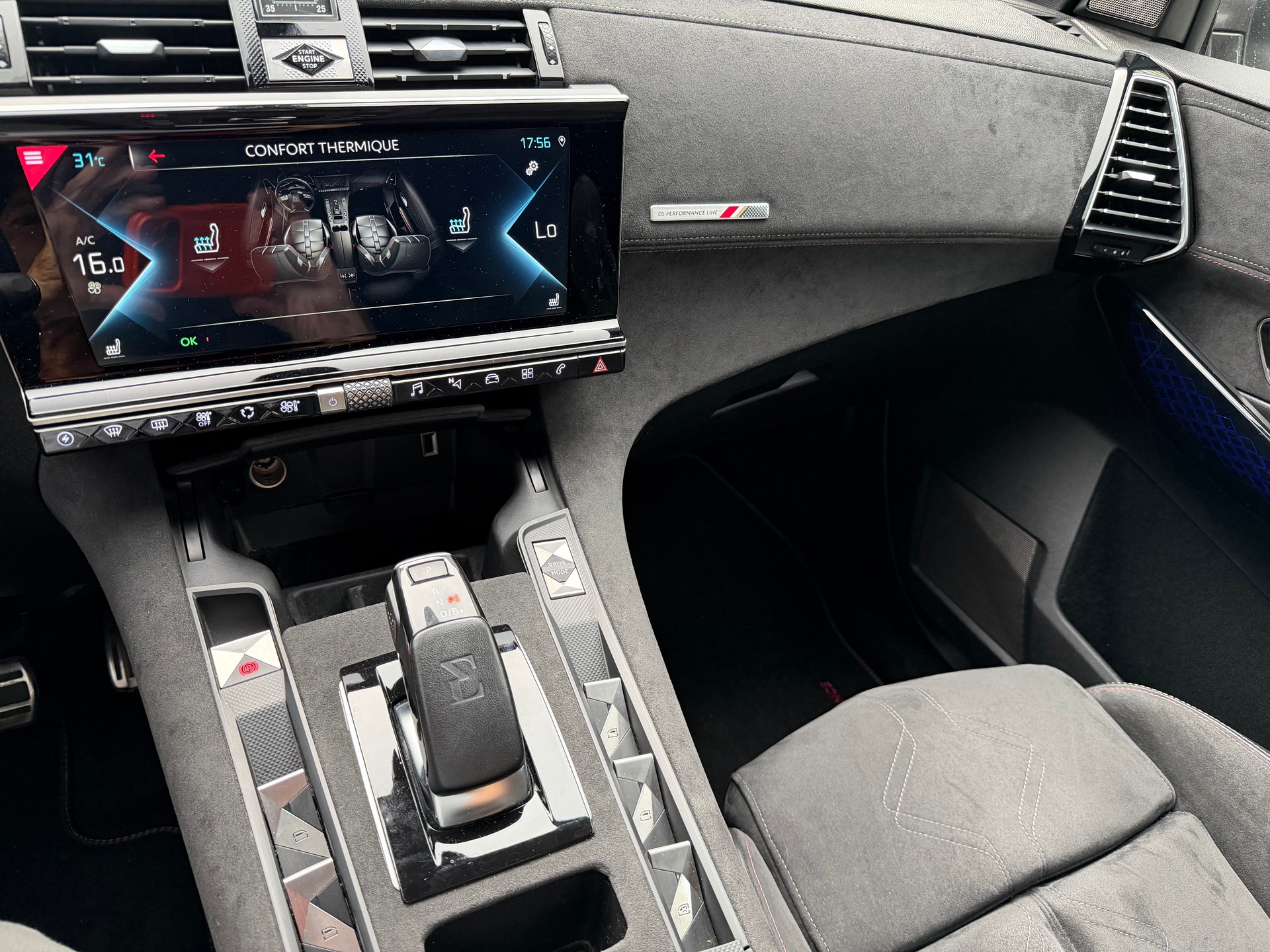 DS AUTOMOBILES DS 7 Crossback E-Tense 300 Performance Line-image-11