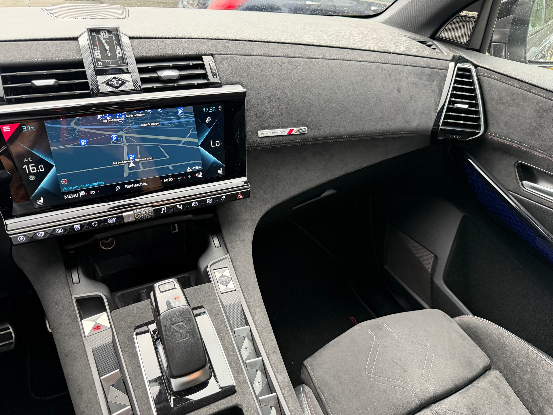 DS AUTOMOBILES DS 7 Crossback E-Tense 300 Performance Line-image-12