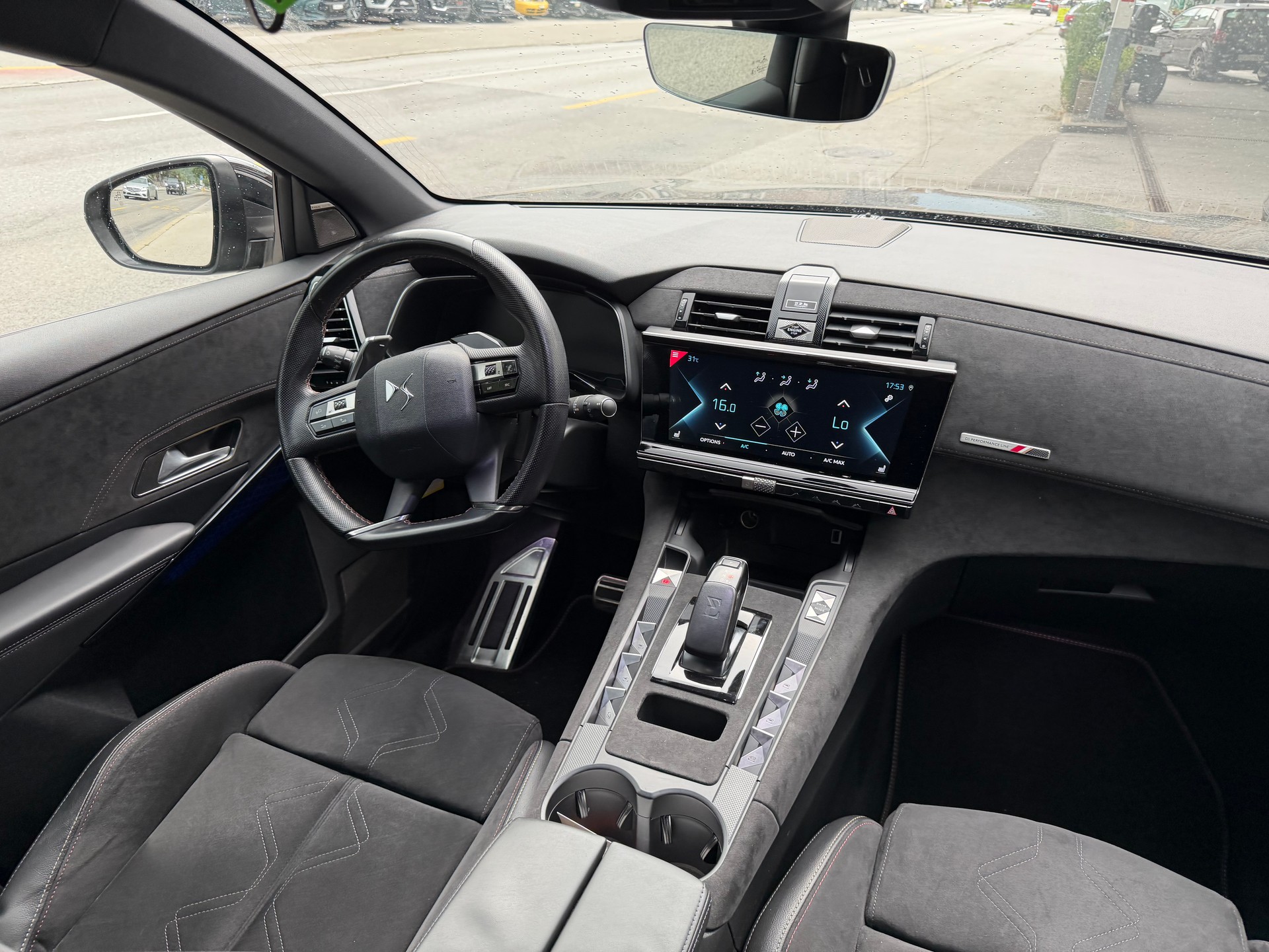 DS AUTOMOBILES DS 7 Crossback E-Tense 300 Performance Line-image-19