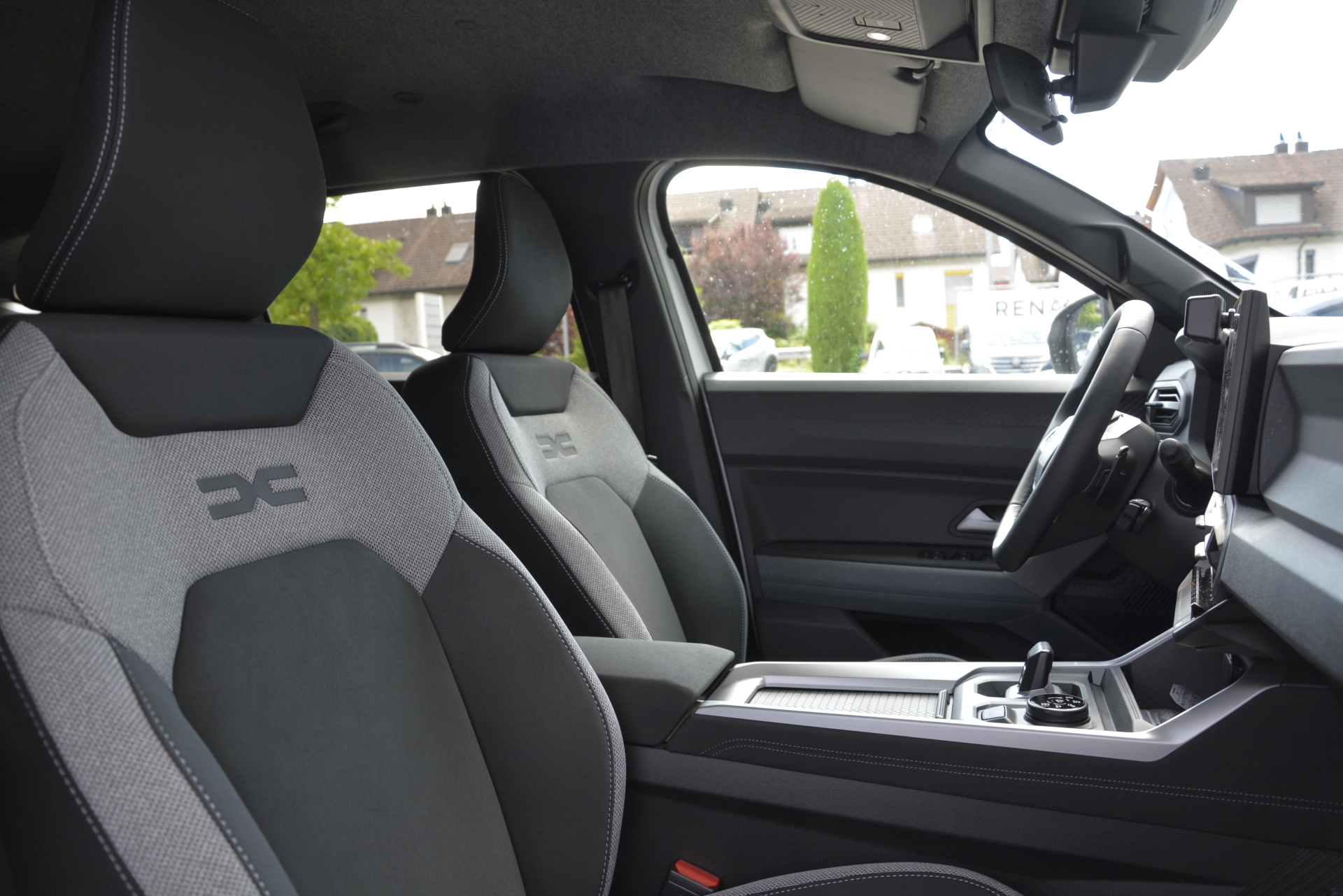 DACIA BIGSTER journey hybrid 150 4x4 Automat-image-7