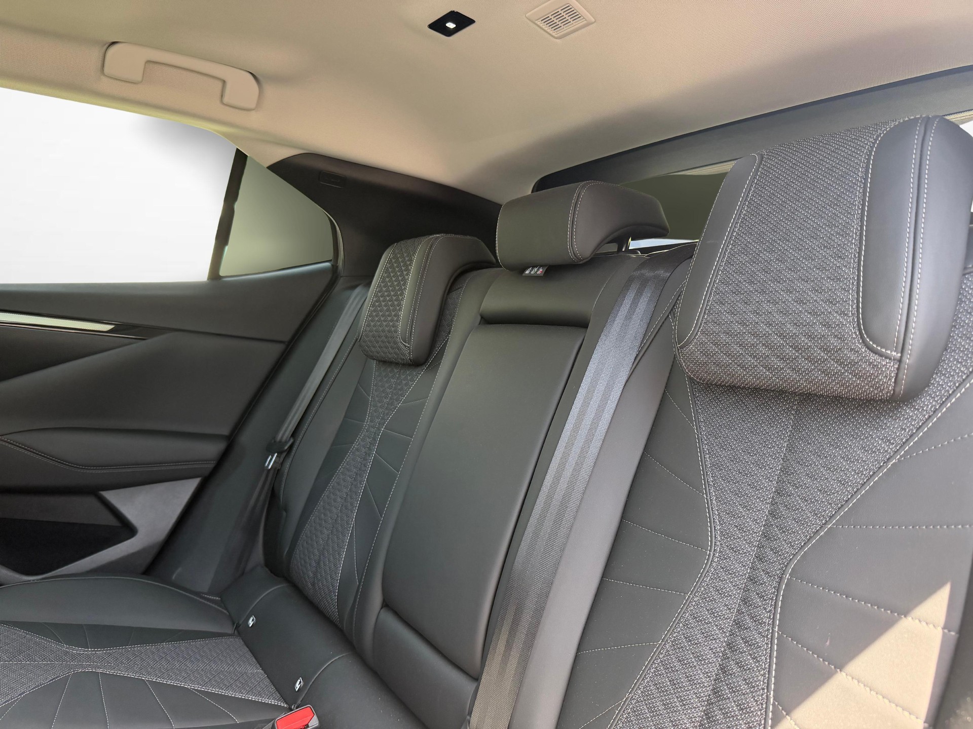 DS AUTOMOBILES 4 1.2 Hybrid Ligne Noire-image-8