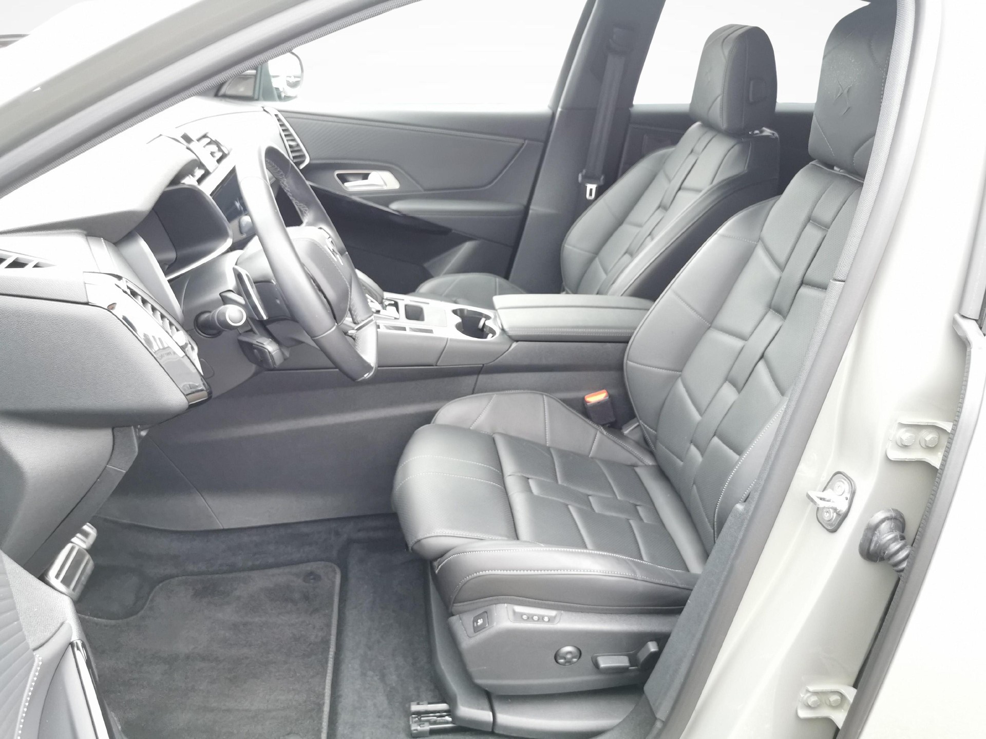 DS AUTOMOBILES 7 1.6 E-Tense Performance 4x4-image-4