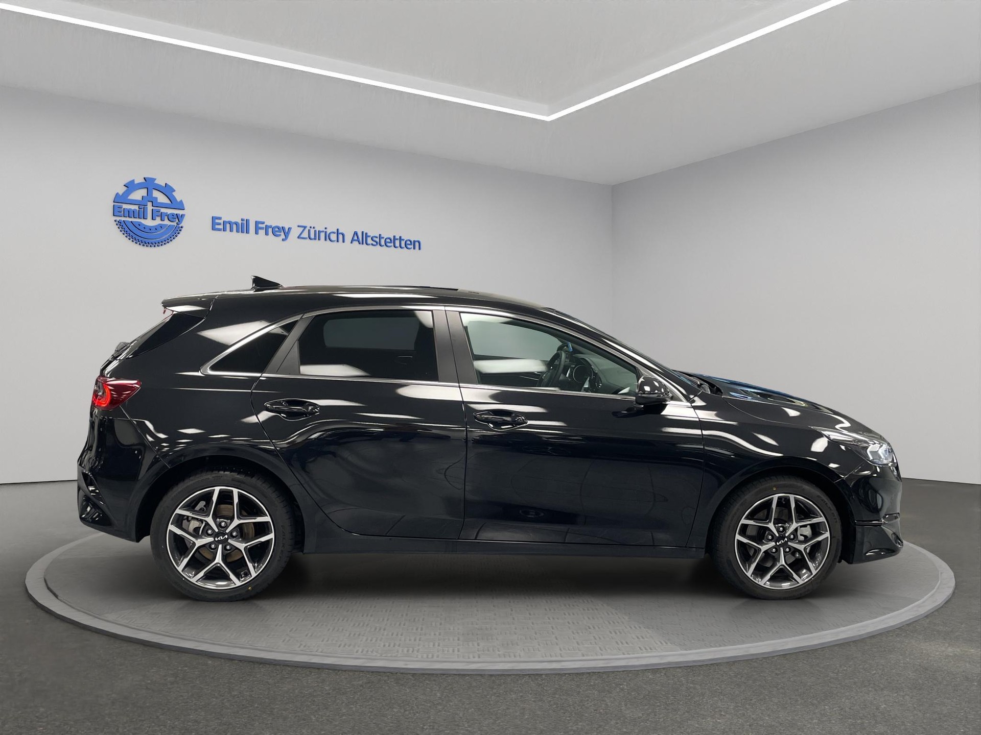KIA Ceed 1.5 T-GDi MHEV Power-image-3